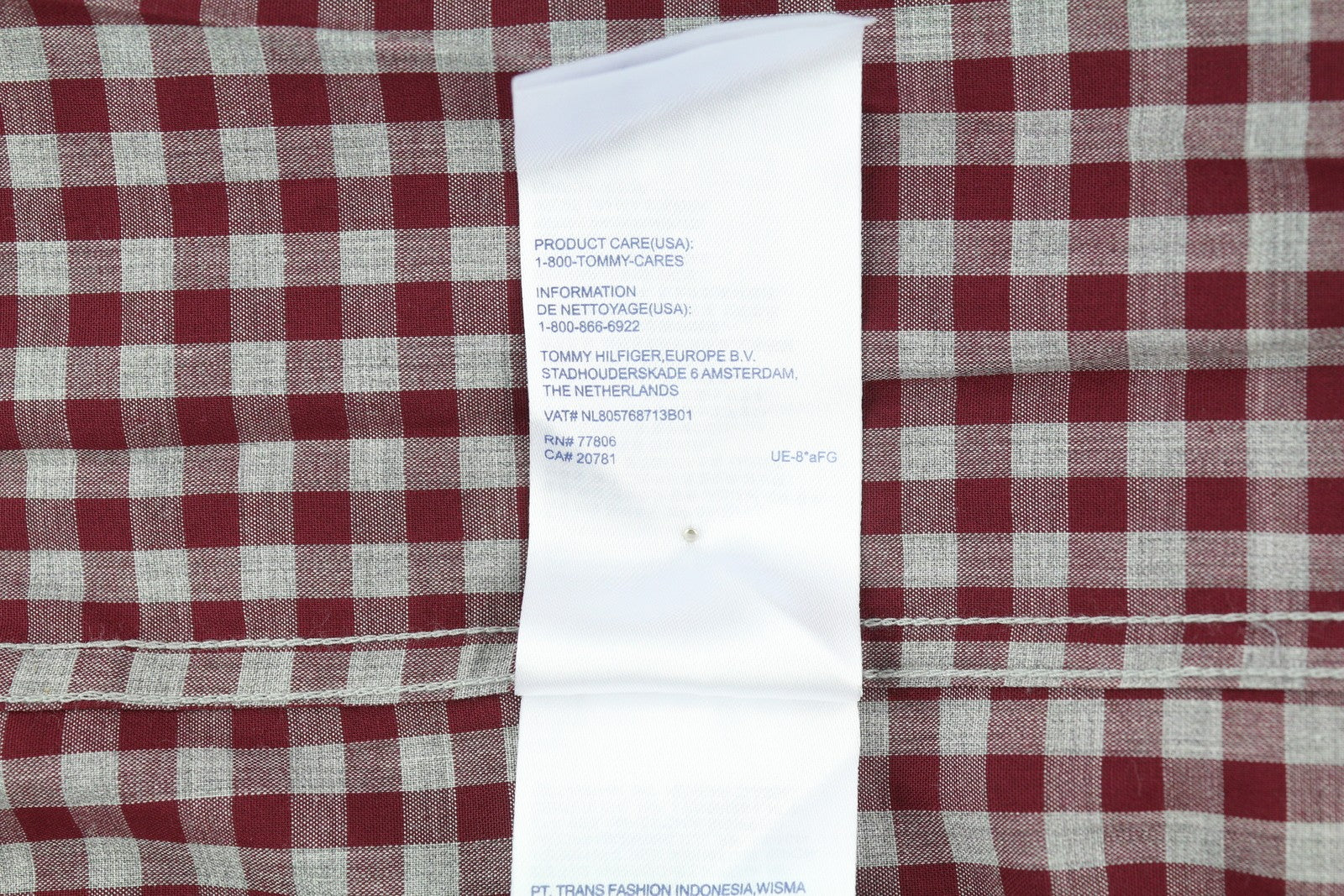 TOMMY HILFIGER Men's Shirt S Burgundy Check Tailored Fit Cutaway Collar