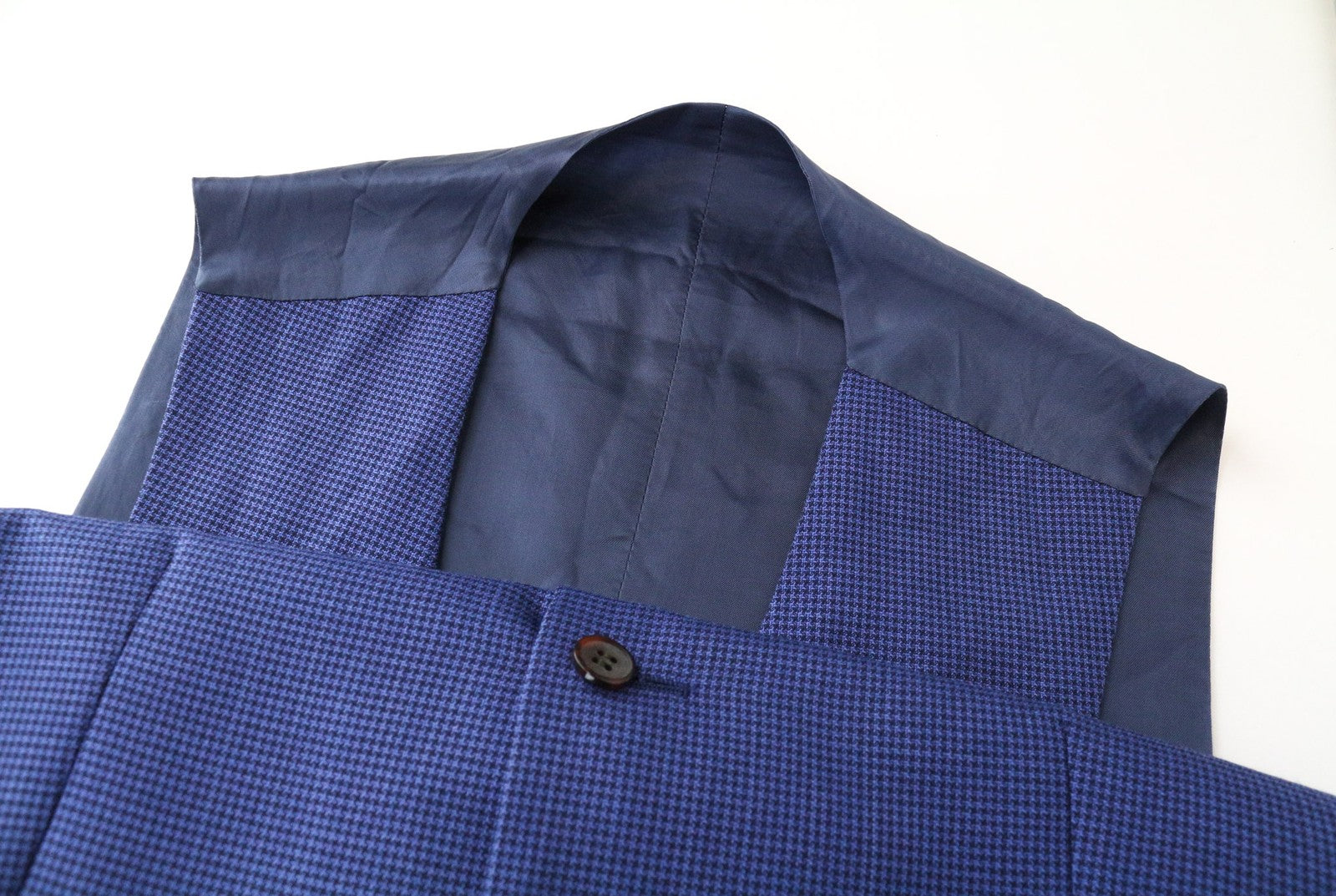 SUITSUPPLY vyriškas švarkas „Havana“ (UK36R), mėlynas, plonas, vilnonis, šilkinis, dviejų dalių kostiumas su „Houndstooth“ raštu. 