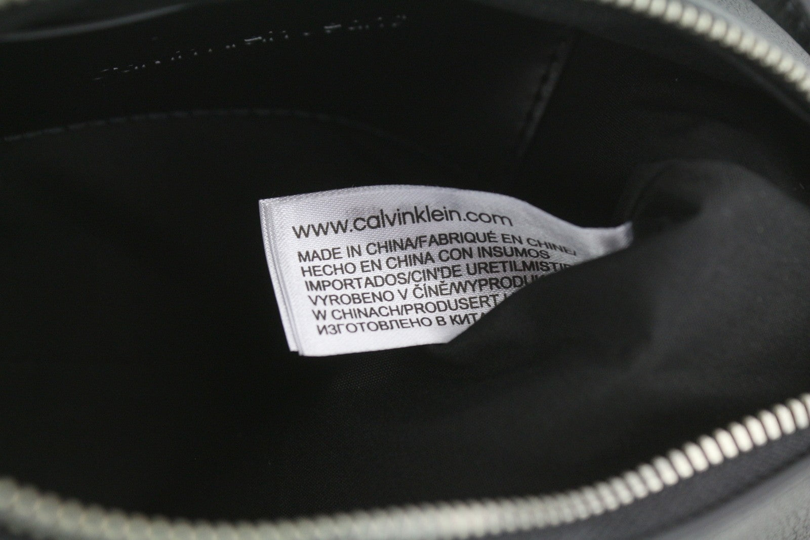 CALVIN KLEIN Make-Up + D-Ring Keyfob Men Bag OS Black Logo RRP89