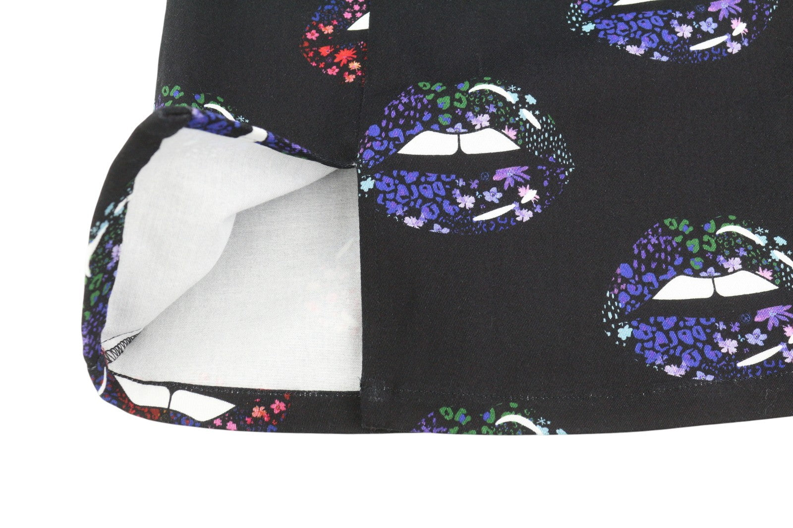 DESIGUAL Women Skirt XS Black Fitted Lips Print Zip Fly Mini