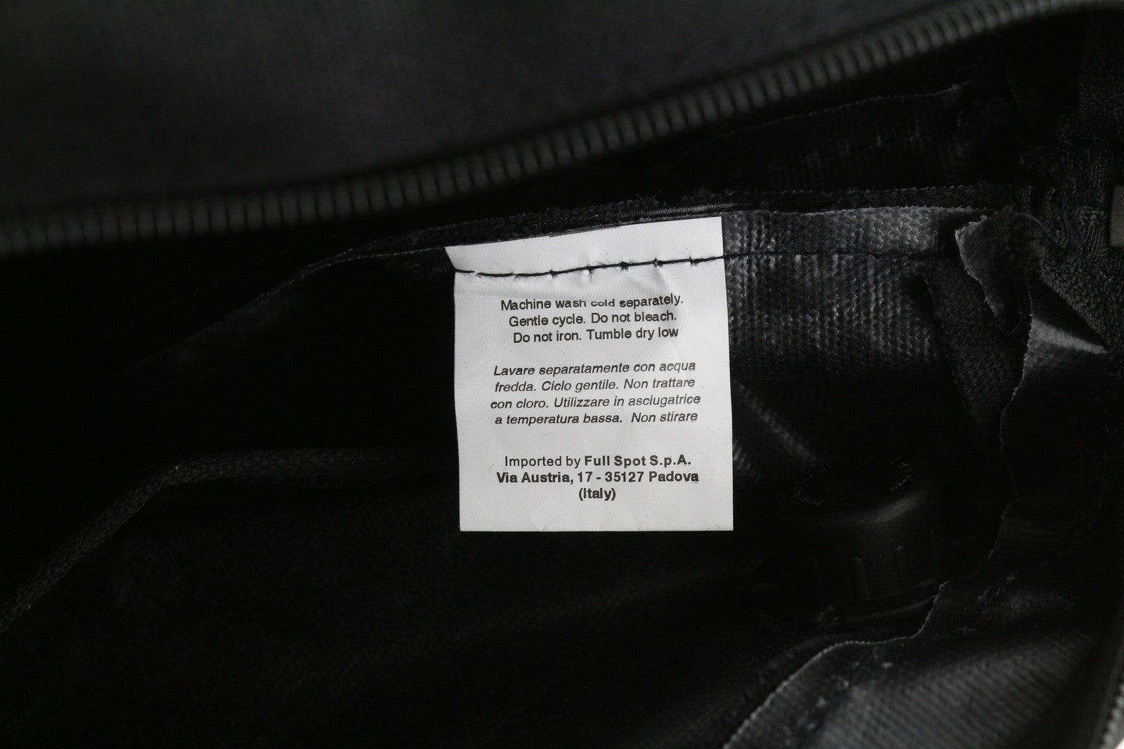 O BAG Chic Women Bag OS Black Textured Pattern Front Square Tote Inner Pouch