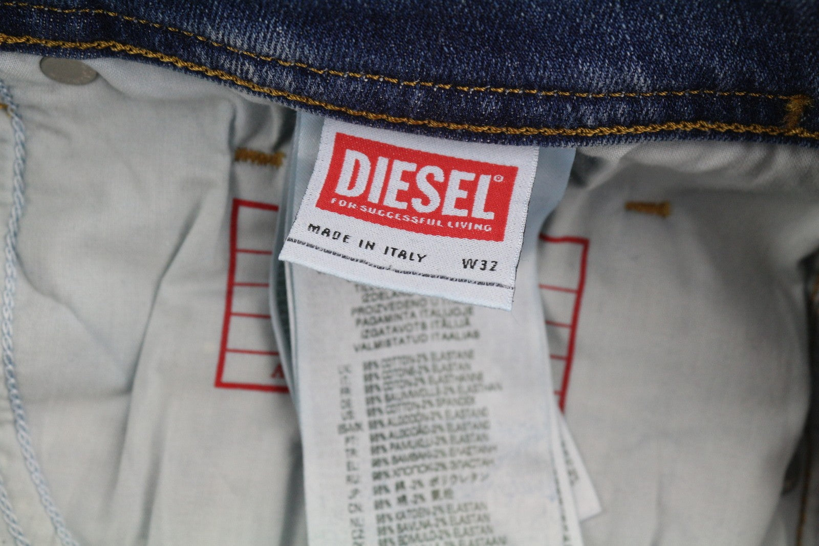 DIESEL 1979 Sleenker 068BI Men Jeans W32/L34 Aged Distress Skinny Denim RRP319