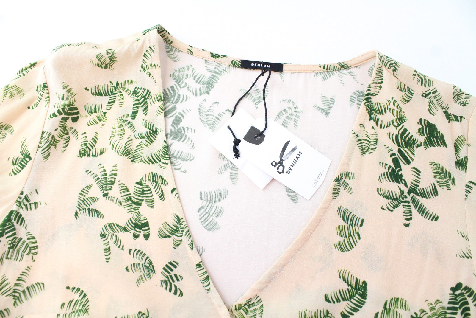 DENHAM Thelma Women T-Shirt XS Beige Palm Pattern Short Sleeved V-Neck