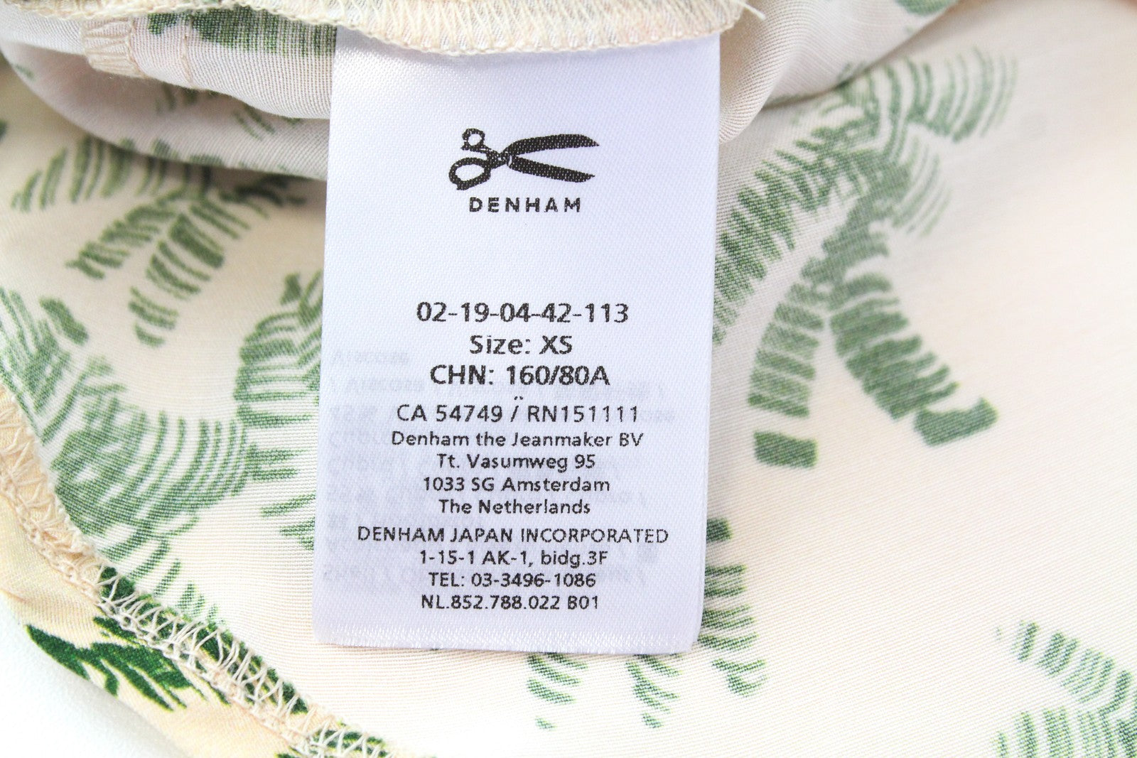 DENHAM Thelma Women T-Shirt XS Beige Palm Pattern Short Sleeved V-Neck