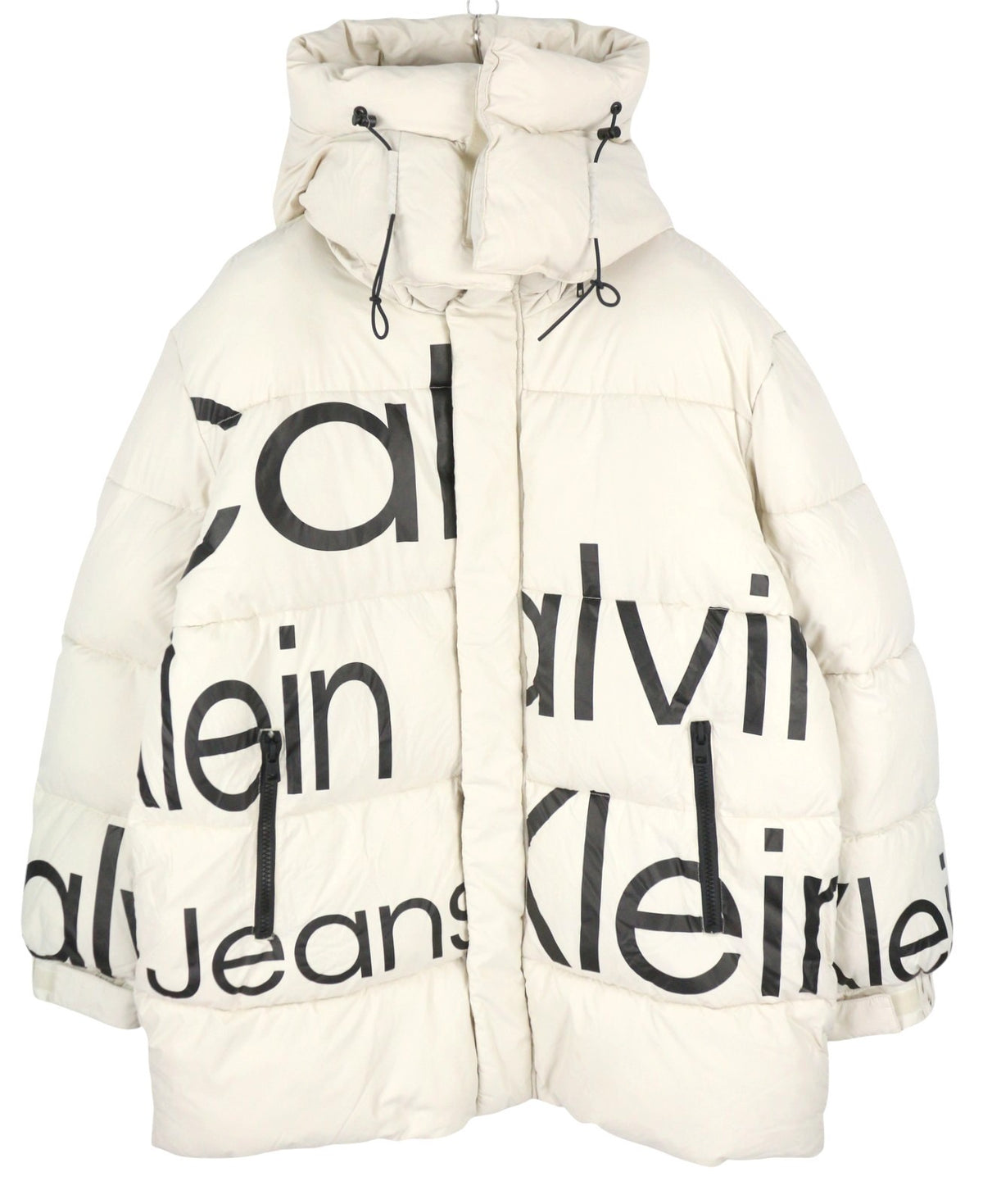 Jacke mit auffälligem, unterbrochenem Logo