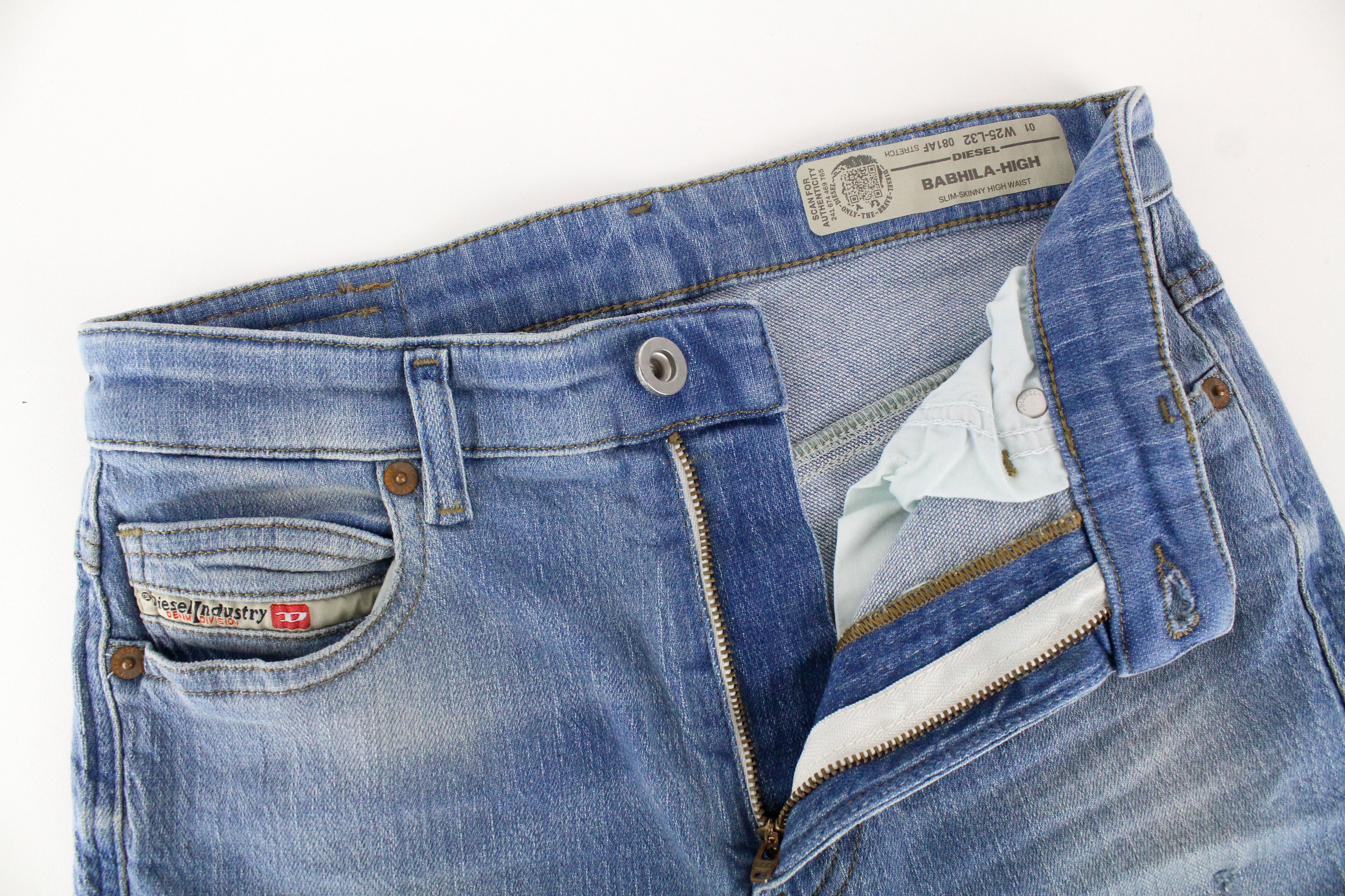 DIESEL Babhila-High 081AF Women's Jeans W25/L32 Light Blue Distress Slim Skinny