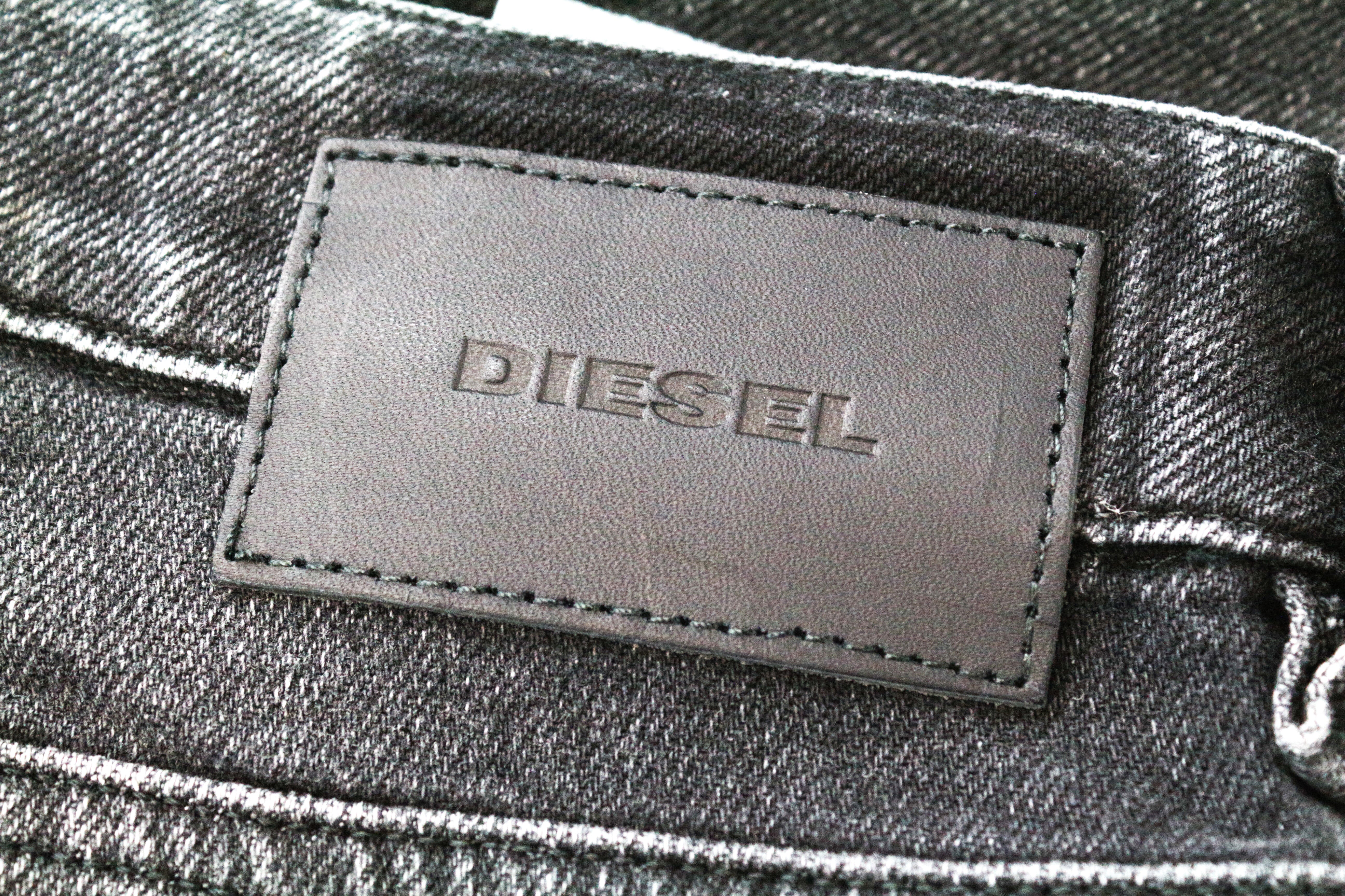 DIESEL D-Earlie 080AP W26/L30 Black Cotton Crop Slim Fit Women's Jeans