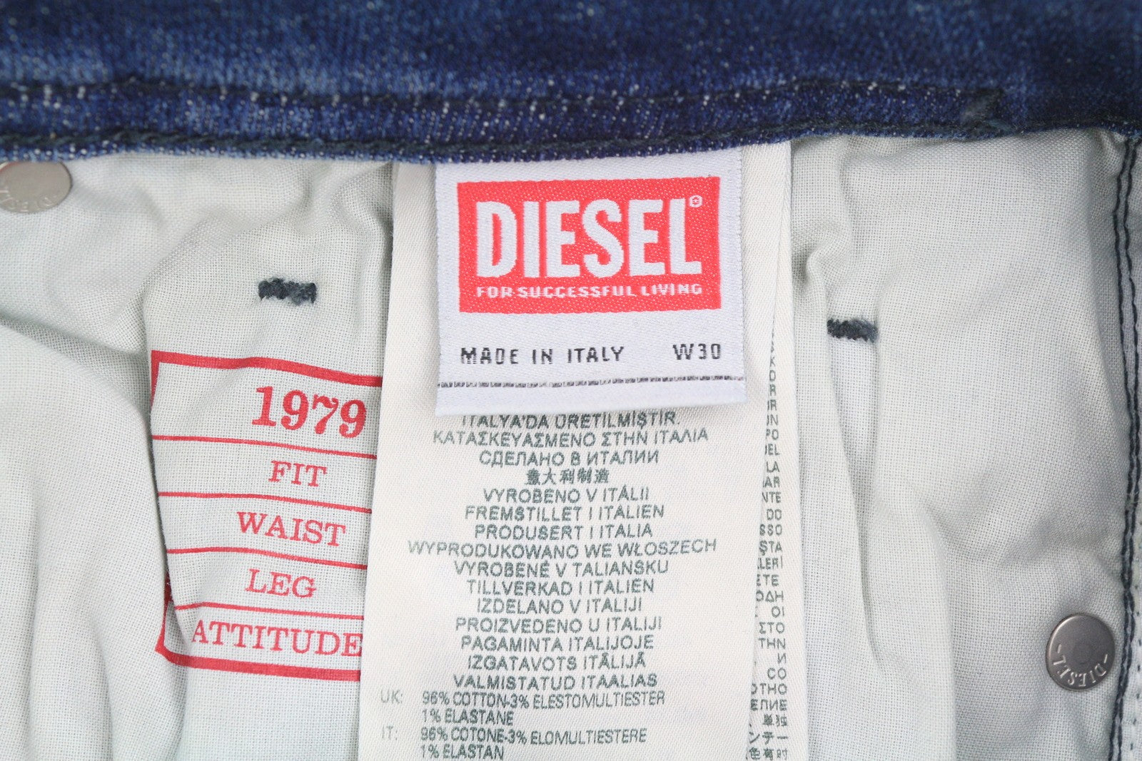 DIESEL 1979 Sleenker 09G87 Men Jeans W30/L30 Blue Faded Low Waist Skinny RRP295