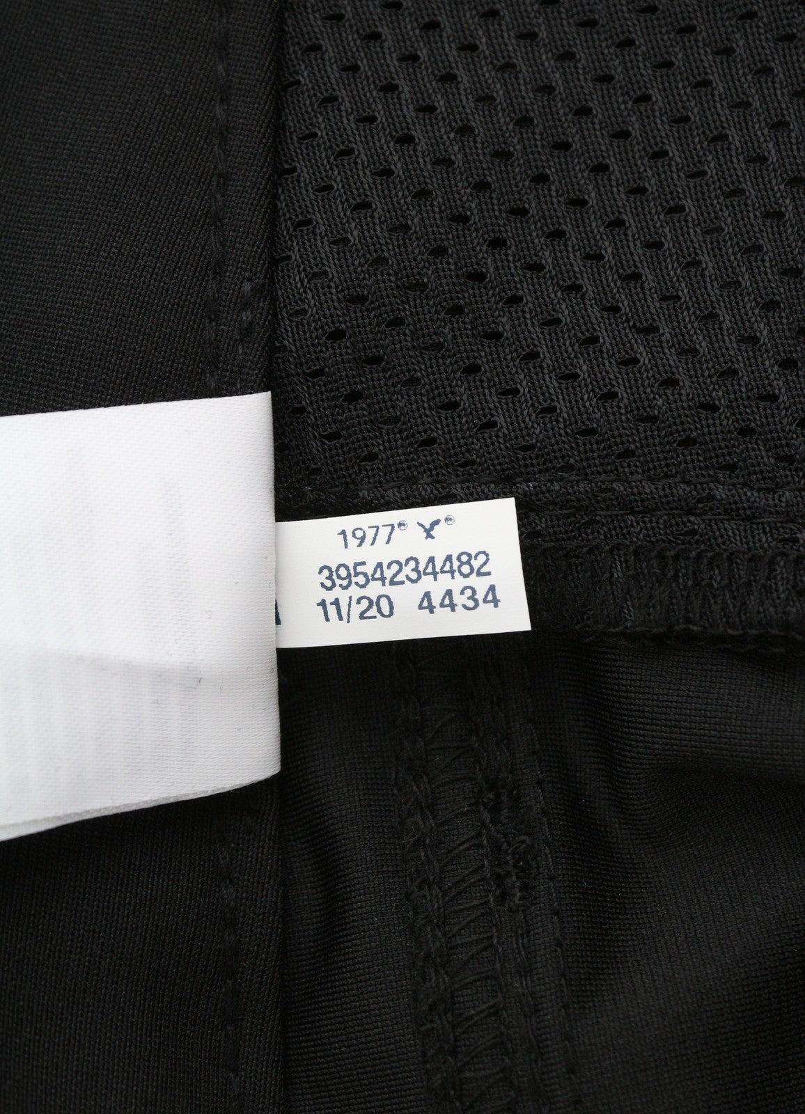 AMERICAN EAGLE OUTFITTERS Move-Free Slim Active Flex Men Trousers W28/L32 Black