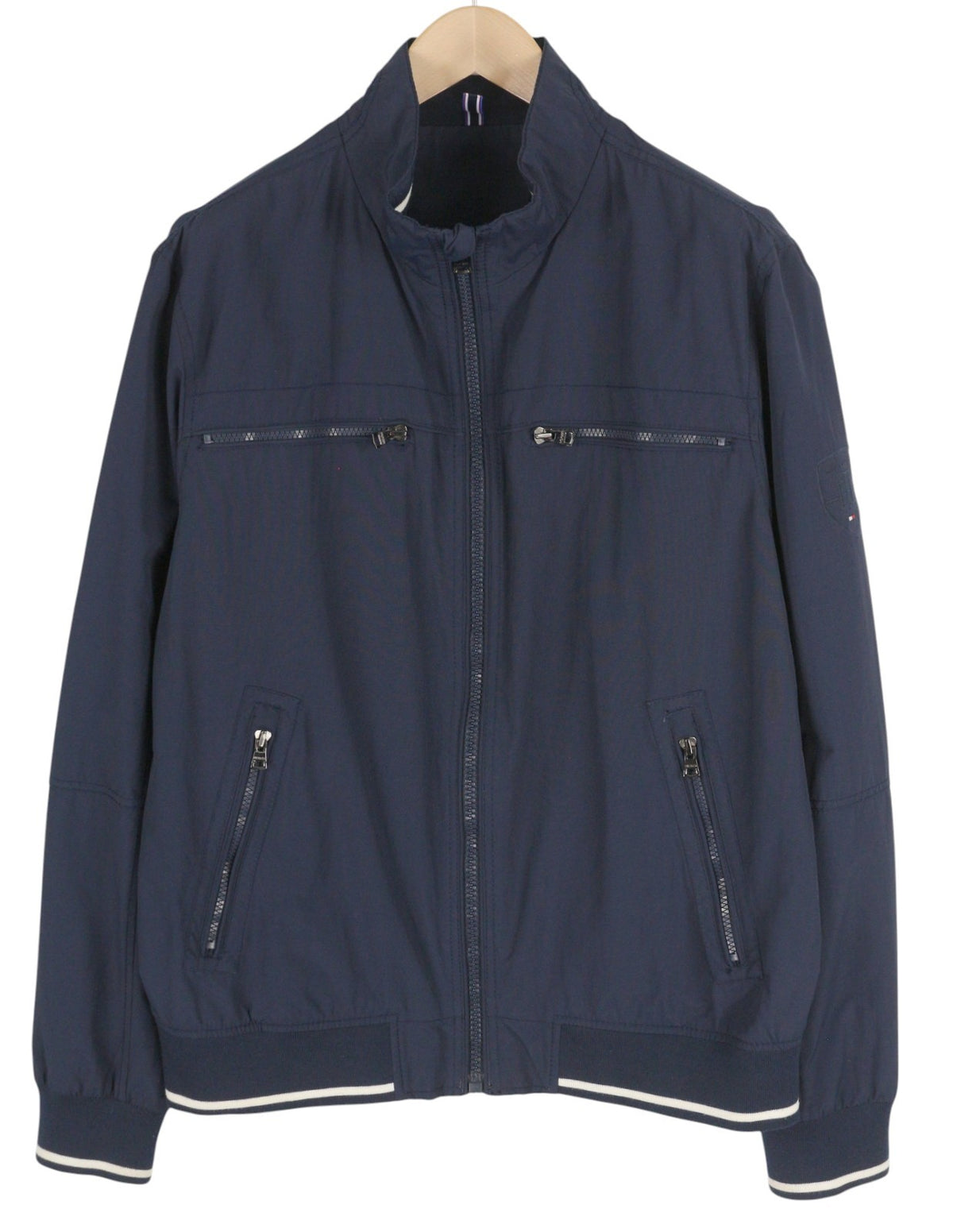 Blaue Nylonjacke