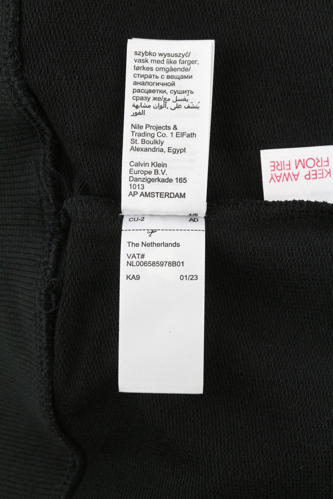 CALVIN KLEIN Men Sweatshirt M Black Pull On Crew Neck Embroidered Front Logo