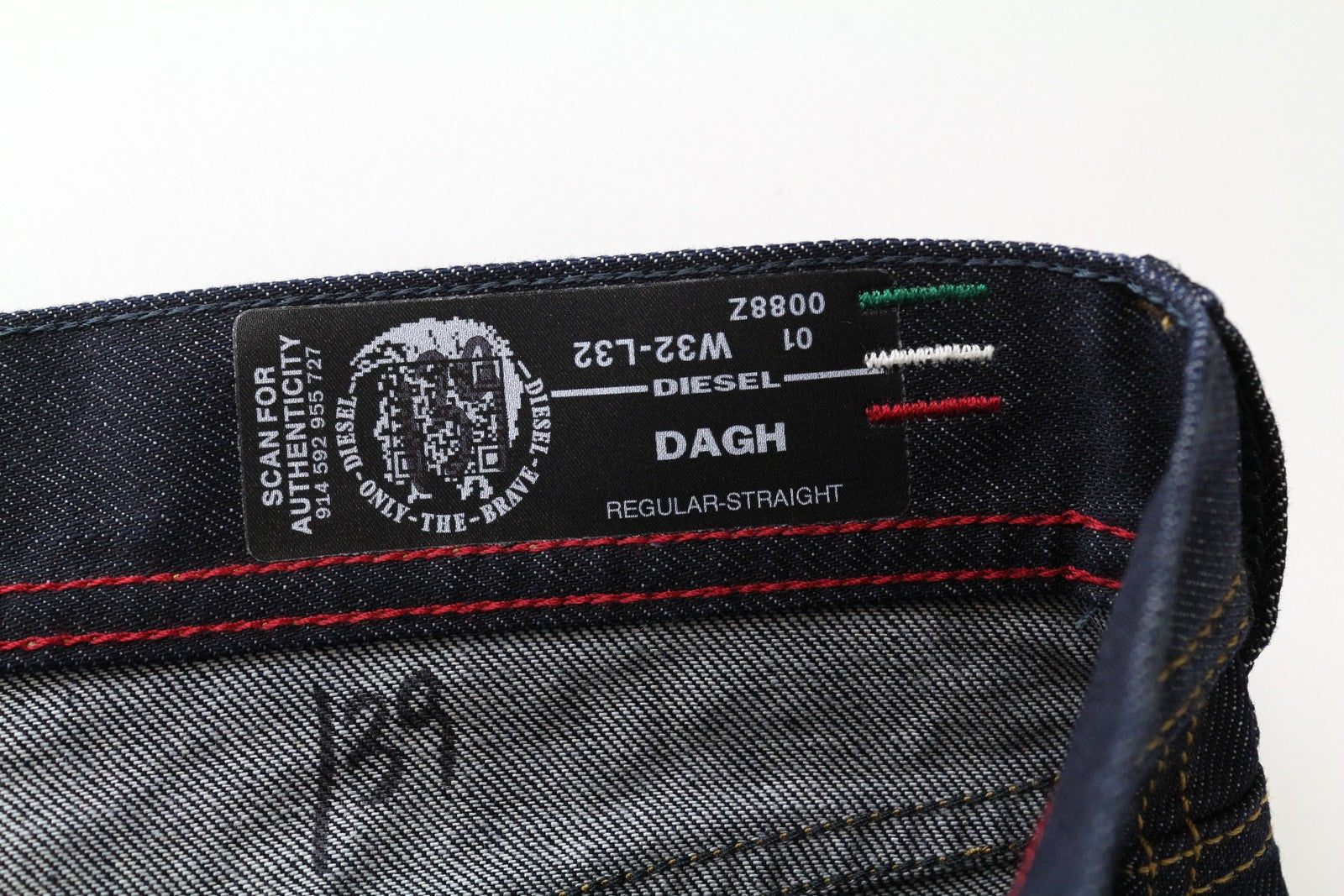 DIESEL Dagh 0088Z Men Jeans W32/L32 Straight Fit 5-Pocket Blue Pure Cotton