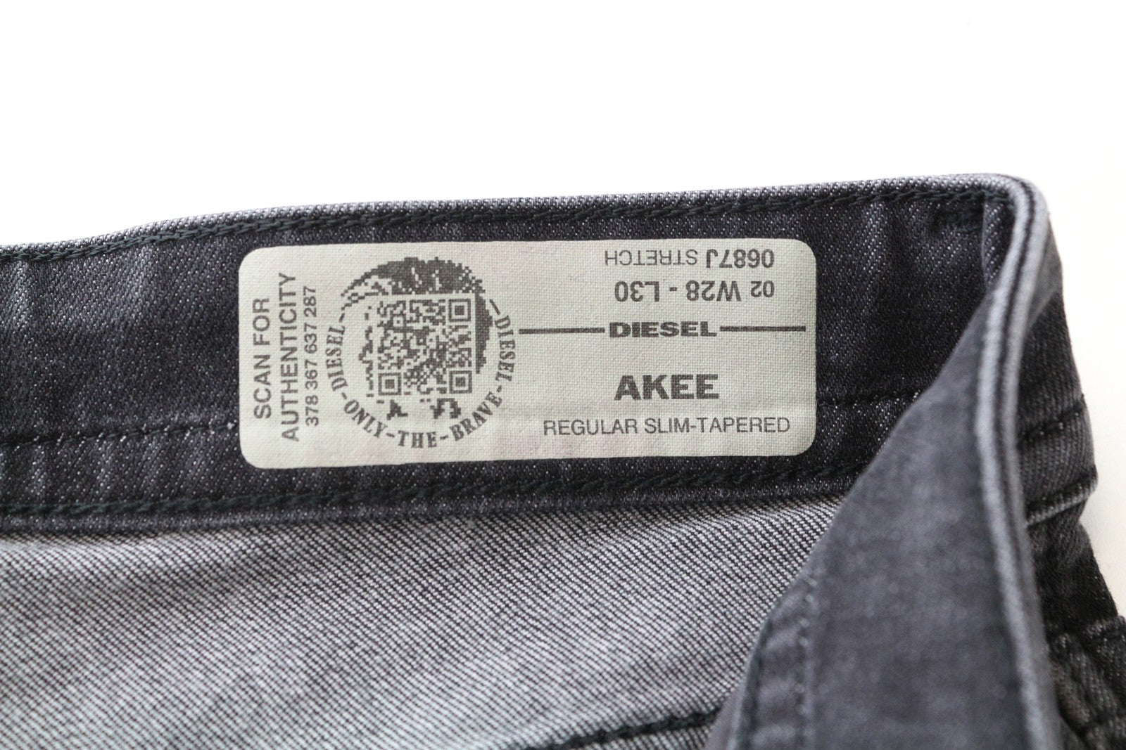 DIESEL Akee 0687J Men Jeans W28/L30 Slim Taper Fit Washed Grey Cotton Stretch