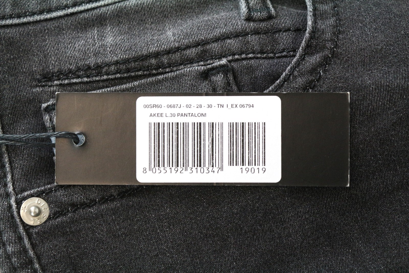 DIESEL Akee 0687J Men Jeans W28/L30 Slim Taper Fit Wash Grey Cotton Stretch