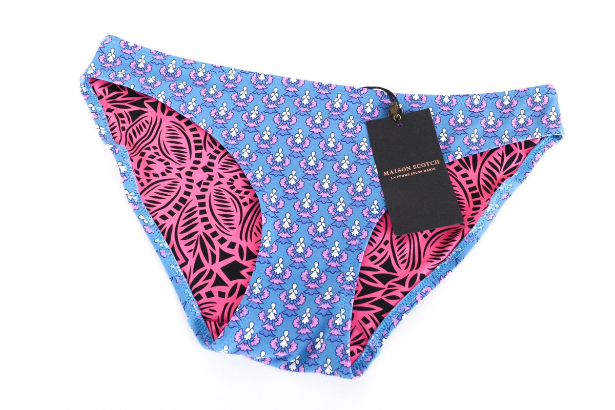 Blaue Badebekleidung