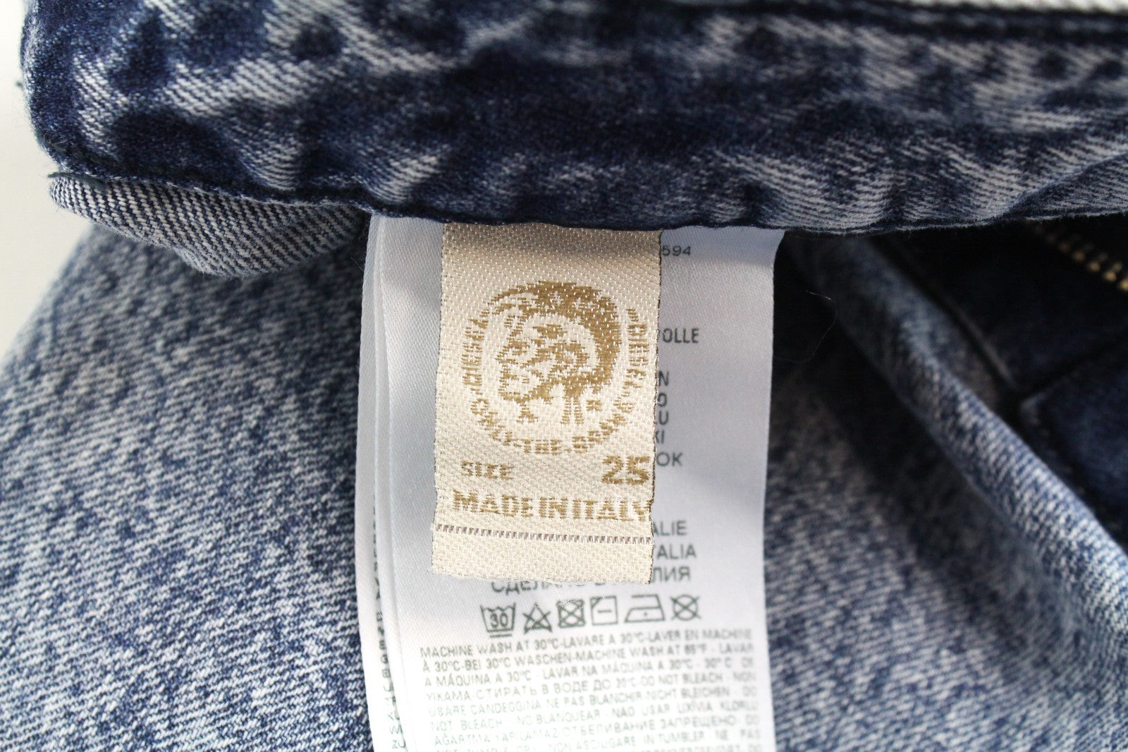 DIESEL Fayza-Evo 084MH Women Jeans W25/L32 Relaxed Boyfriend Cotton Blue Washed
