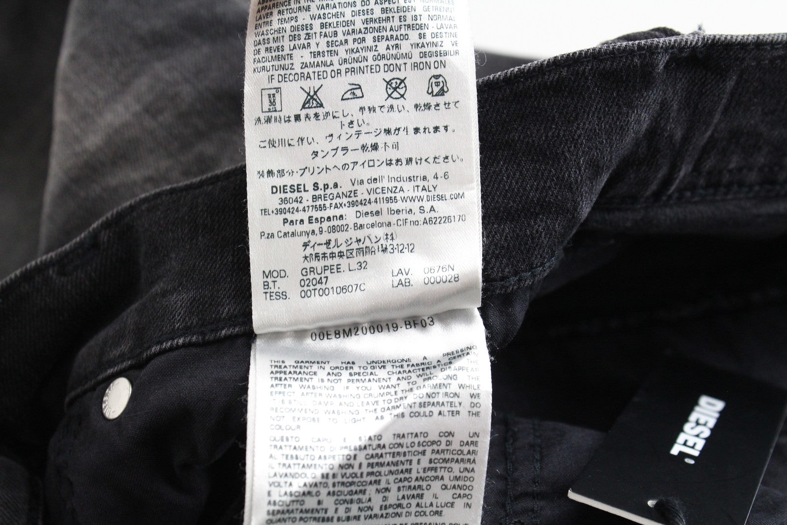 DIESEL Grupee 0676N Women Jeans W25/L32 Super Slim Skinny Fit Wash Stretch Grey