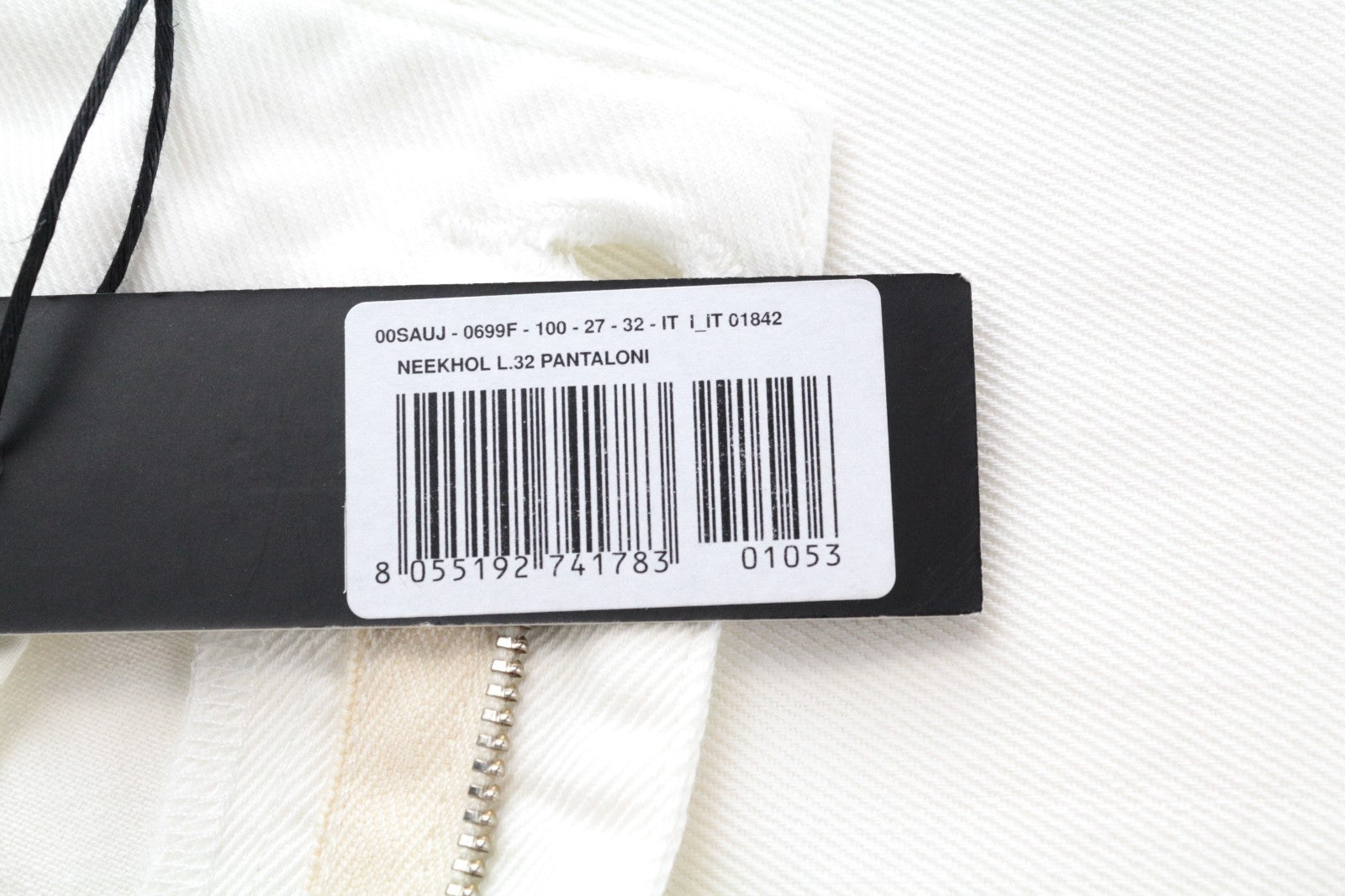 DIESEL Neekhol 0699F Women Jeans W27/L32 Straight Pure Cotton Off-White Ripped