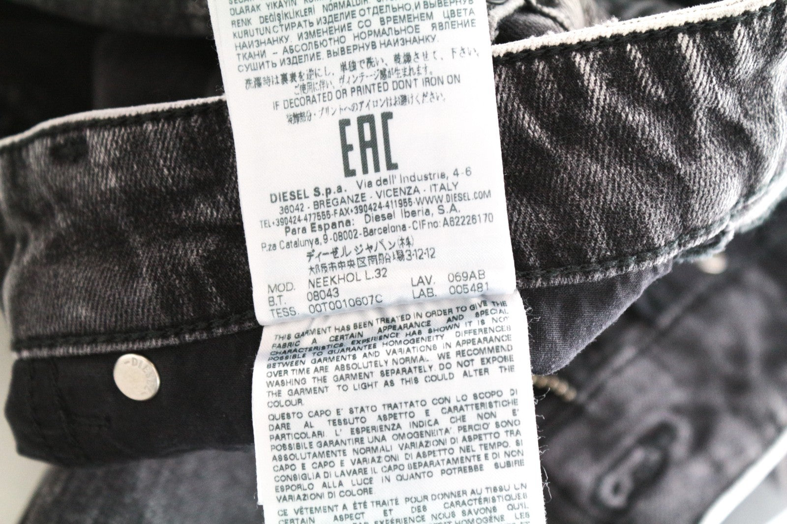 DIESEL Neekhol 069AB Women Jeans W24/L32 Straight Grey Stretch Ripped Girls