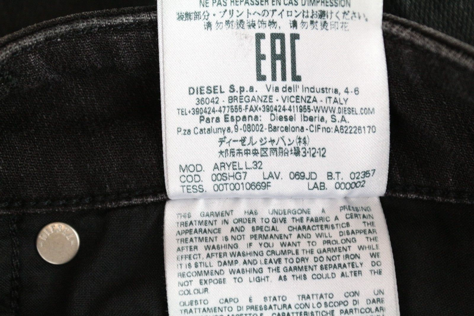 DIESEL Aryel 069JD Women Jeans W25/L32 Stretch Regular Straight Coated Black