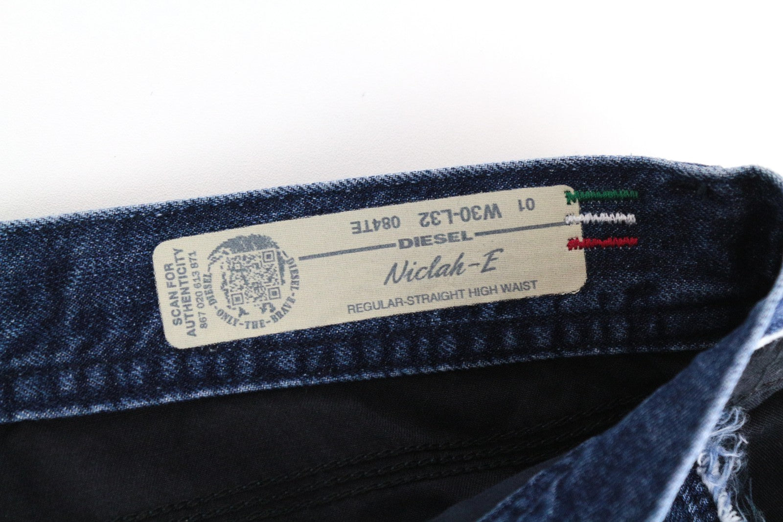DIESEL Niclah-E 084TE Women Jeans W30/L32 Straight Cotton Blue Washed Denim