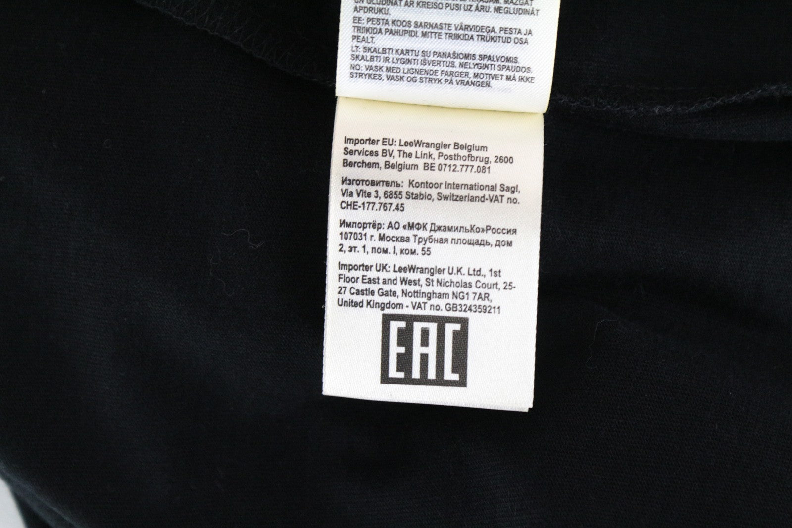 WRANGLER Men T-Shirt M Black Pure Cotton Short Sleeve Pull On Rainbow Logo