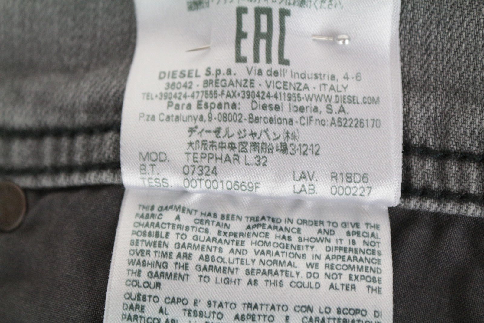 DIESEL Tepphar R18D6 Men Jeans W28/L32 Slim Carrot Fit Grey Cotton Stretch