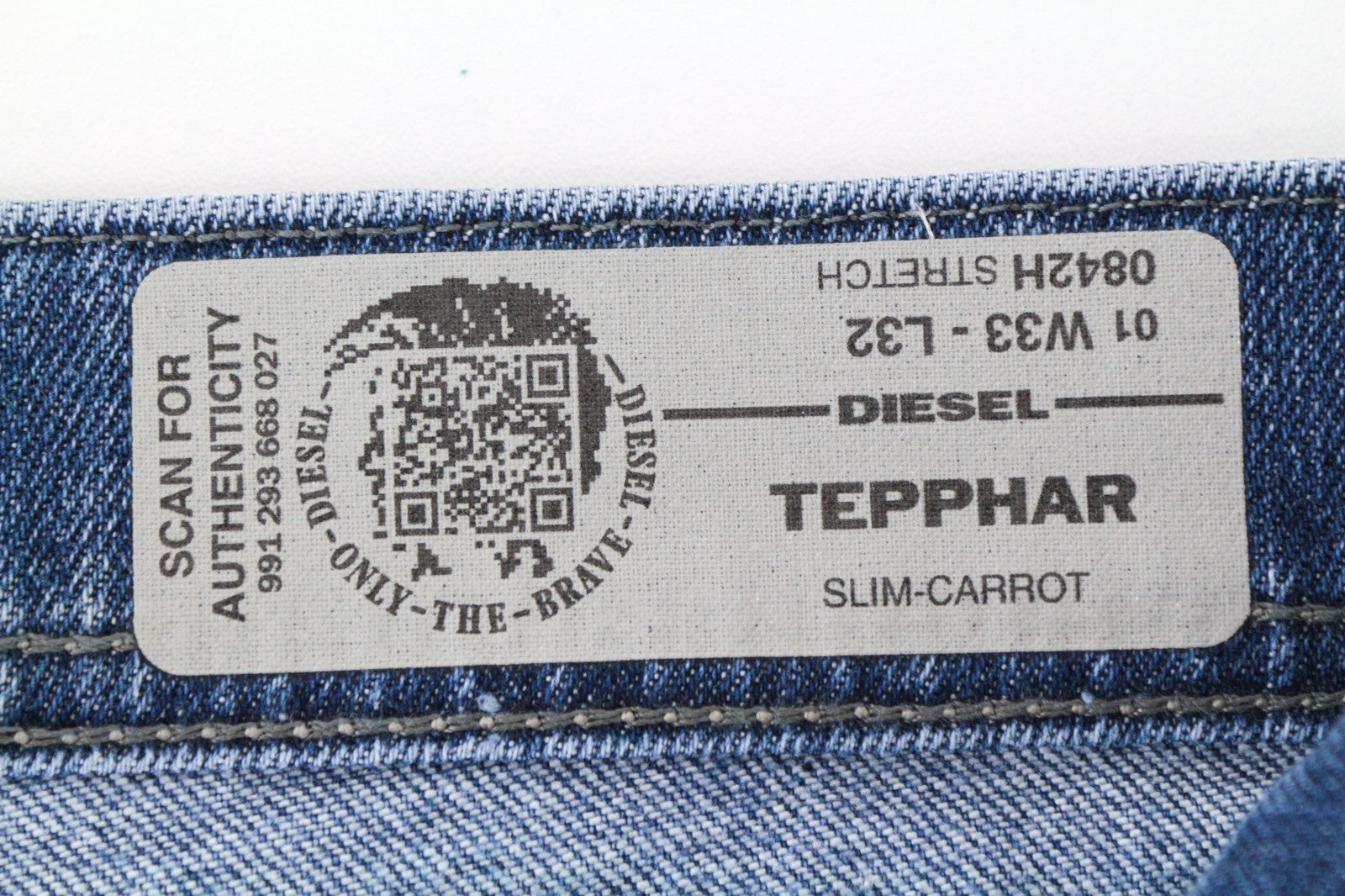 DIESEL Tepphar 0842H Men Jeans W33/L32 Slim Carrot Fit Blue Cotton Stretch