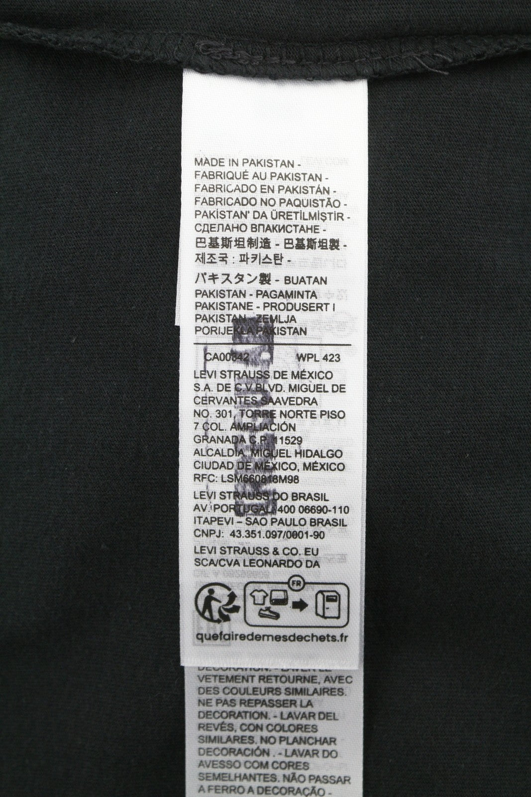 LEVI'S Relaxed Men T-Shirt L Black Tricot Cotton Crew Neck Short Sleeve