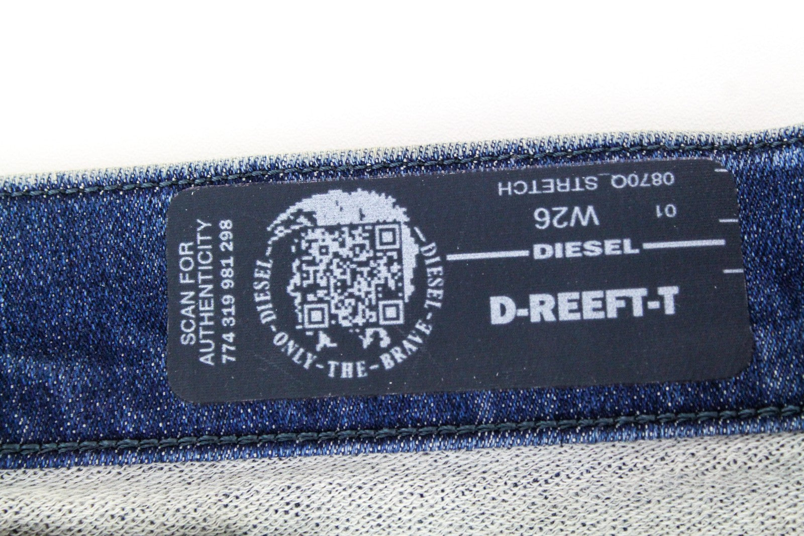 DIESEL D-Reeft-T 0870O Men Jeans W26 Sweat Jogg Distressed Washed Skinny Boys