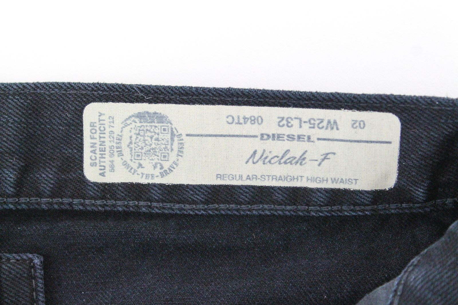 DIESEL Niclah-F 084TC Women Jeans W25/L32 Straight High Waisted Distressed Hems