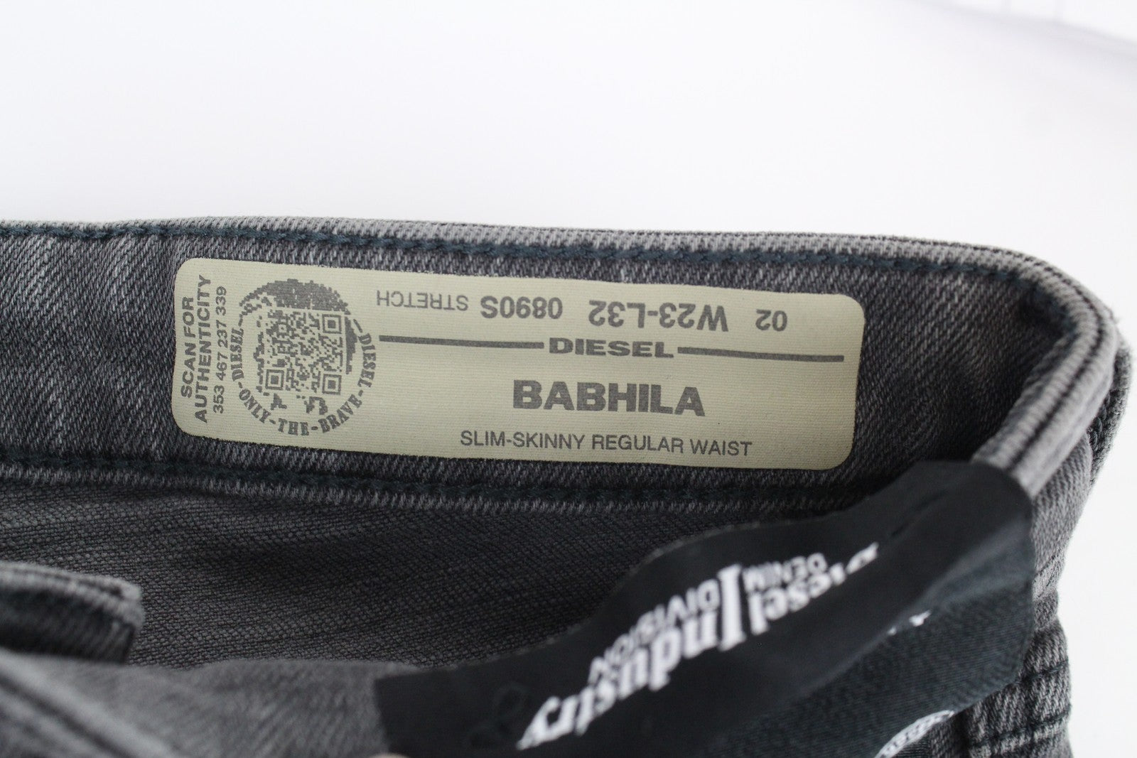 DIESEL Babhila 0890S Women Jeans W32/L32 Slim-Skinny Fit Cotton Stretch Grey