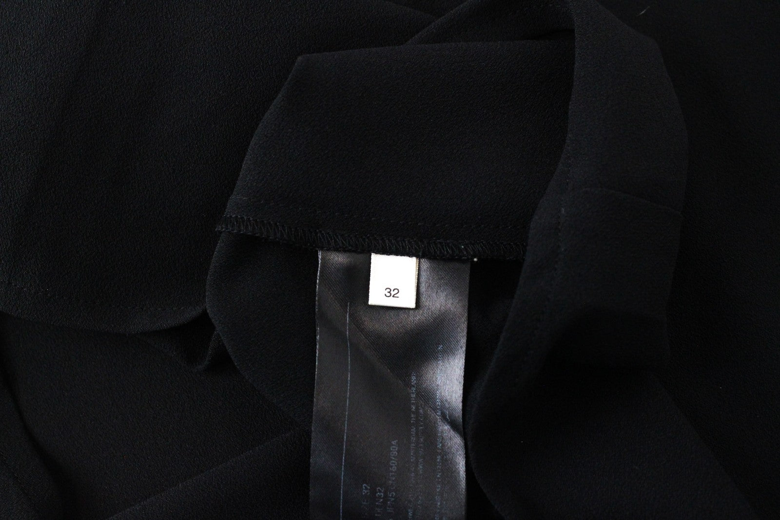 SUISTUDIO Wilder Women Blouse UK6 Black Slim V-Neckline Softshell Classic Thin