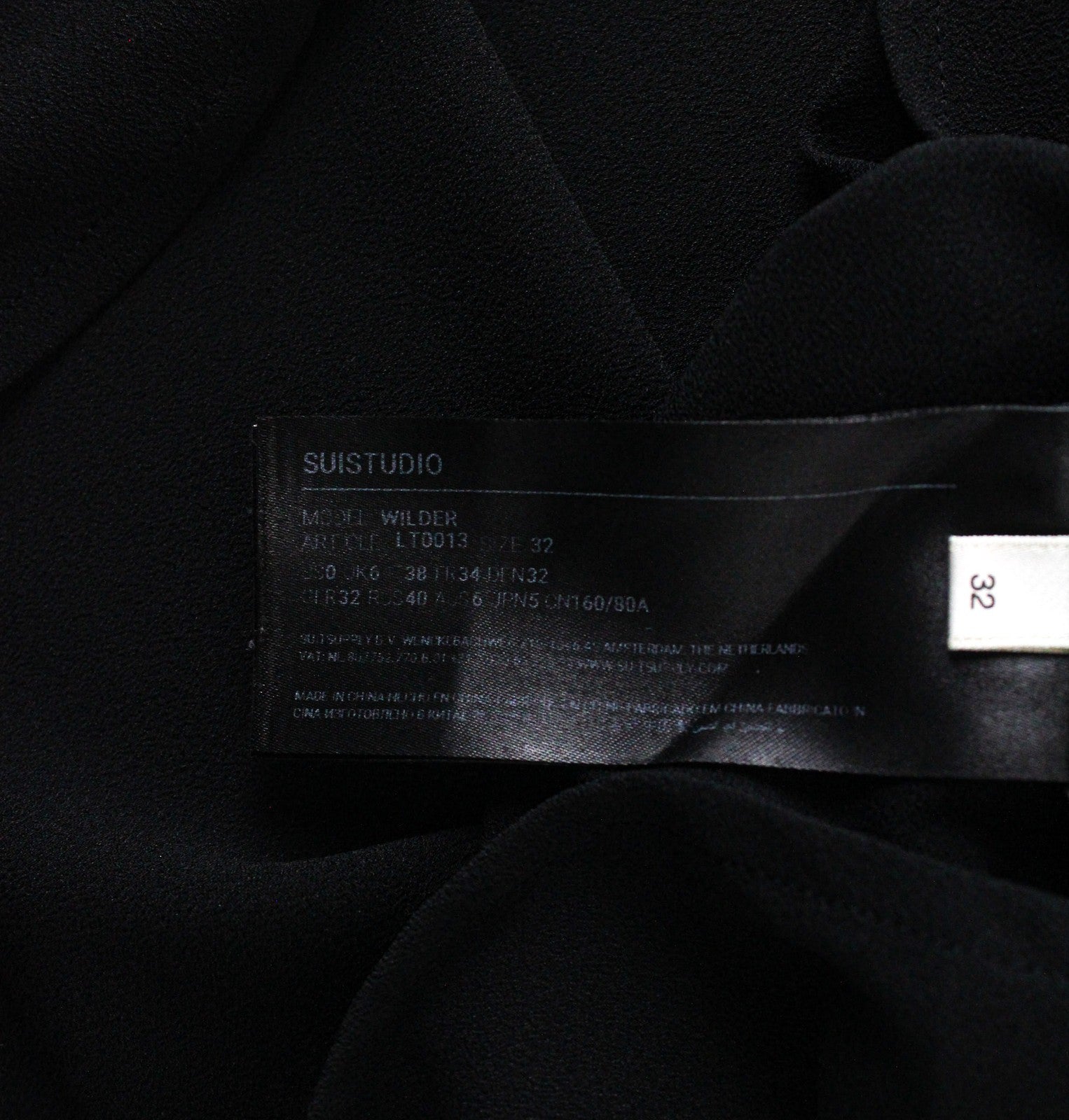 SUISTUDIO Wilder Women Blouse UK6 Black Slim V-Neckline Softshell Classic Thin