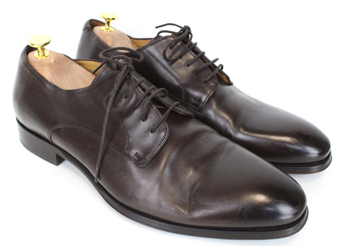 Klassische braune Lederschuhe