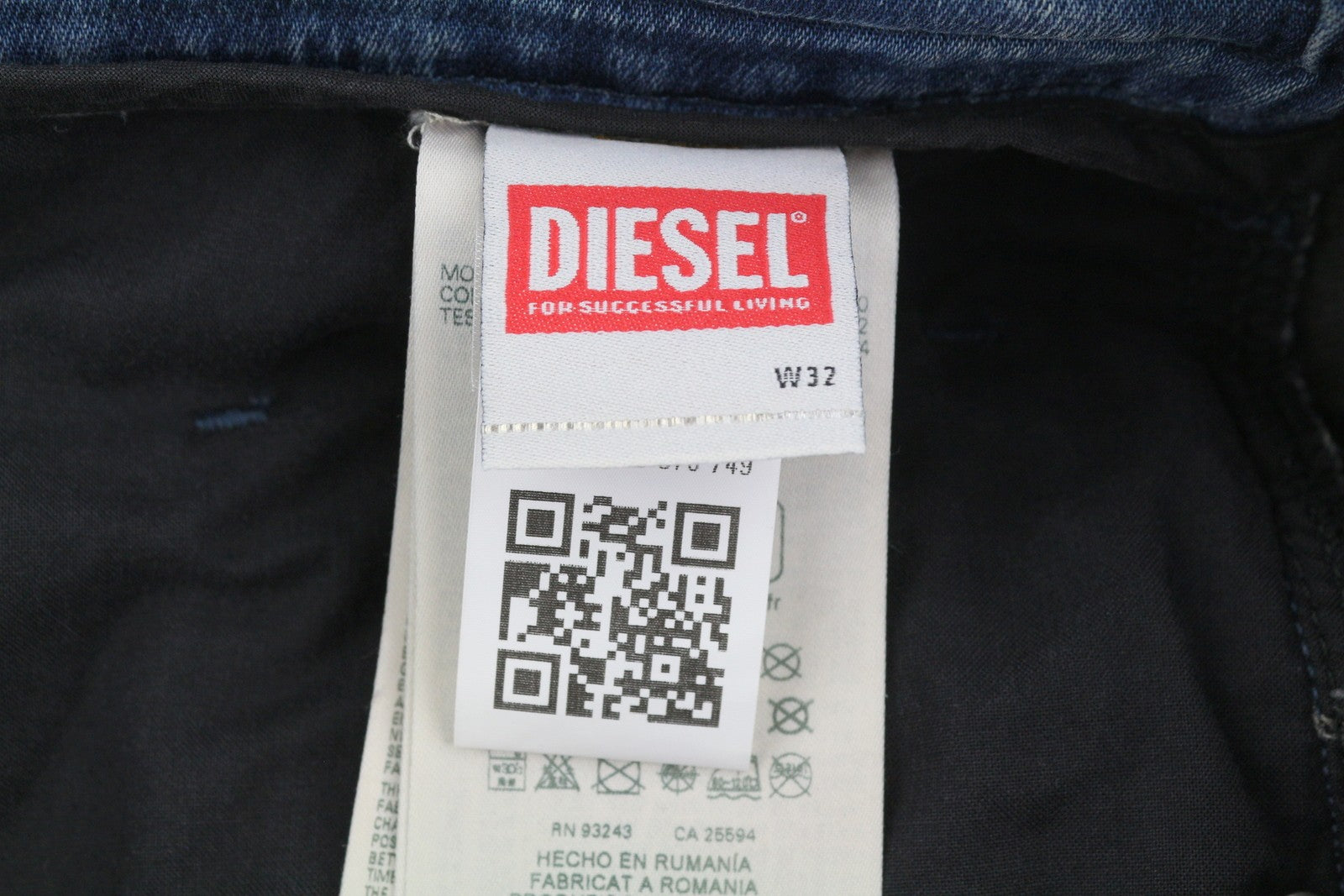 DIESEL 2032 D-Krooley-B 068PL Jogg Men Jeans W32 Blue Faded Distress RRP325