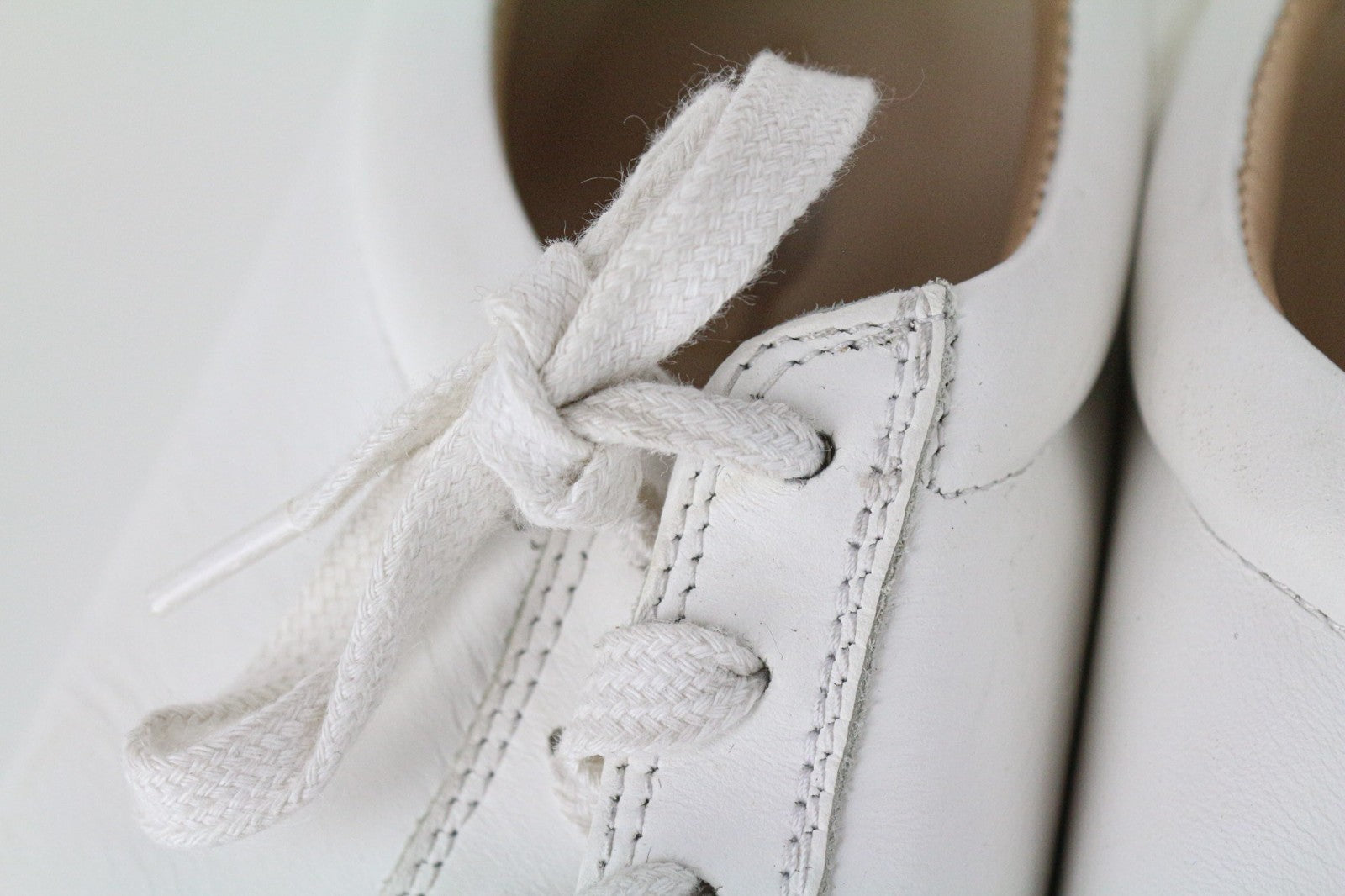 SUITSUPPLY Men Sneakers EU42 Solid White Smart Calf Leather Lace-Up Low-Top