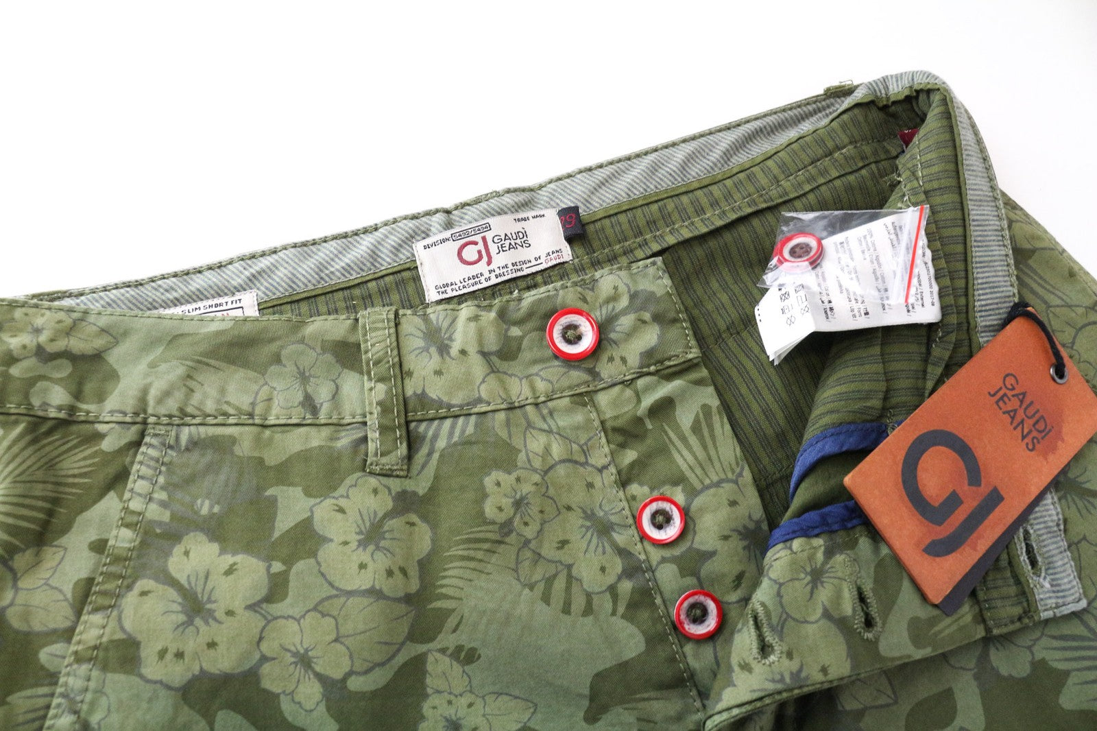 GAUDI JEANS Men's Shorts W29 Green Cargo Lined Pure Cotton Floral Print Style