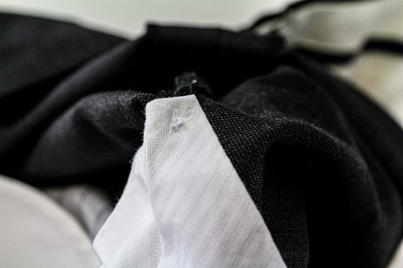 SUITSUPPLY Brescia Men's Trousers UK46S Dark Grey Melange Wool Slim Flat-Front