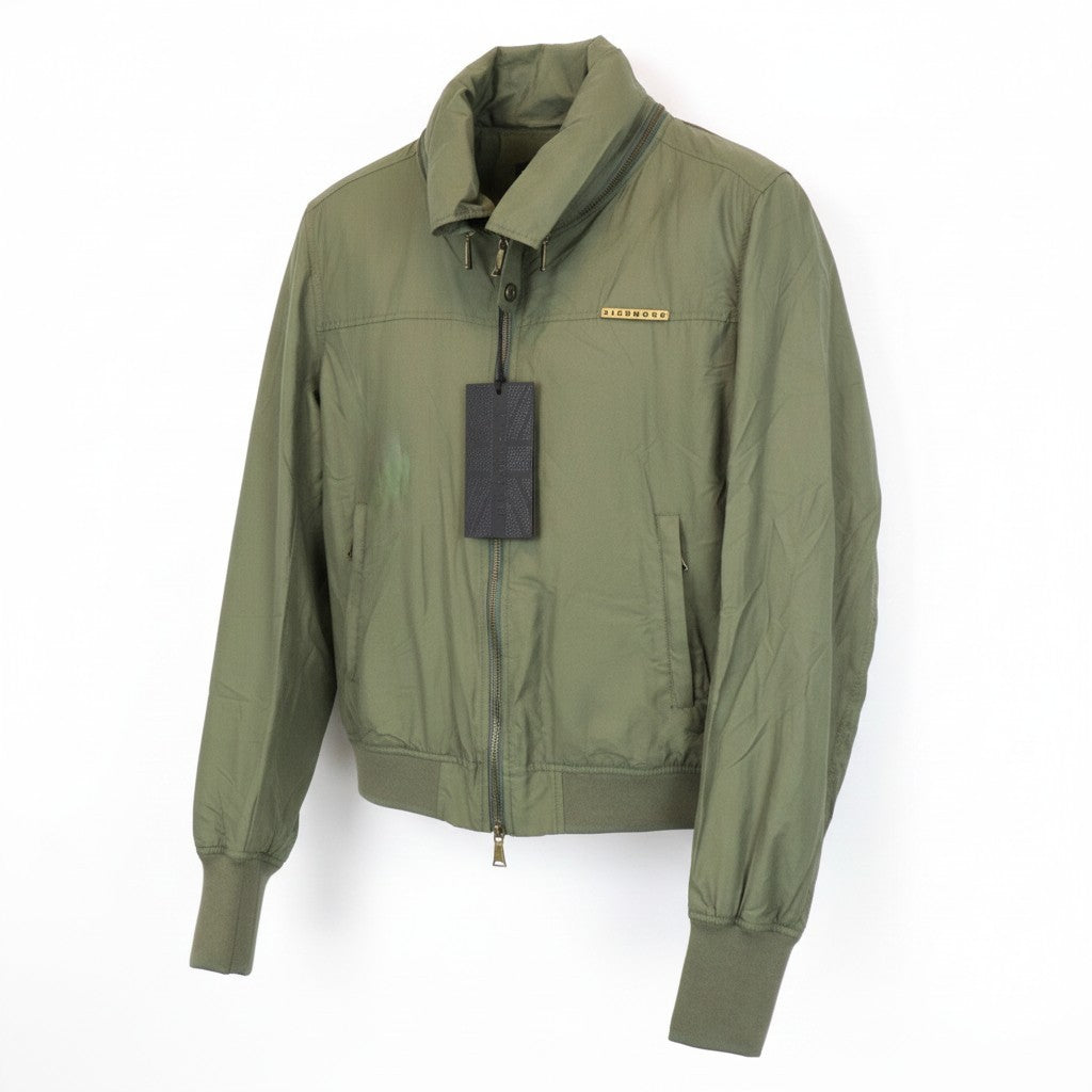 Grüne Nylonjacke