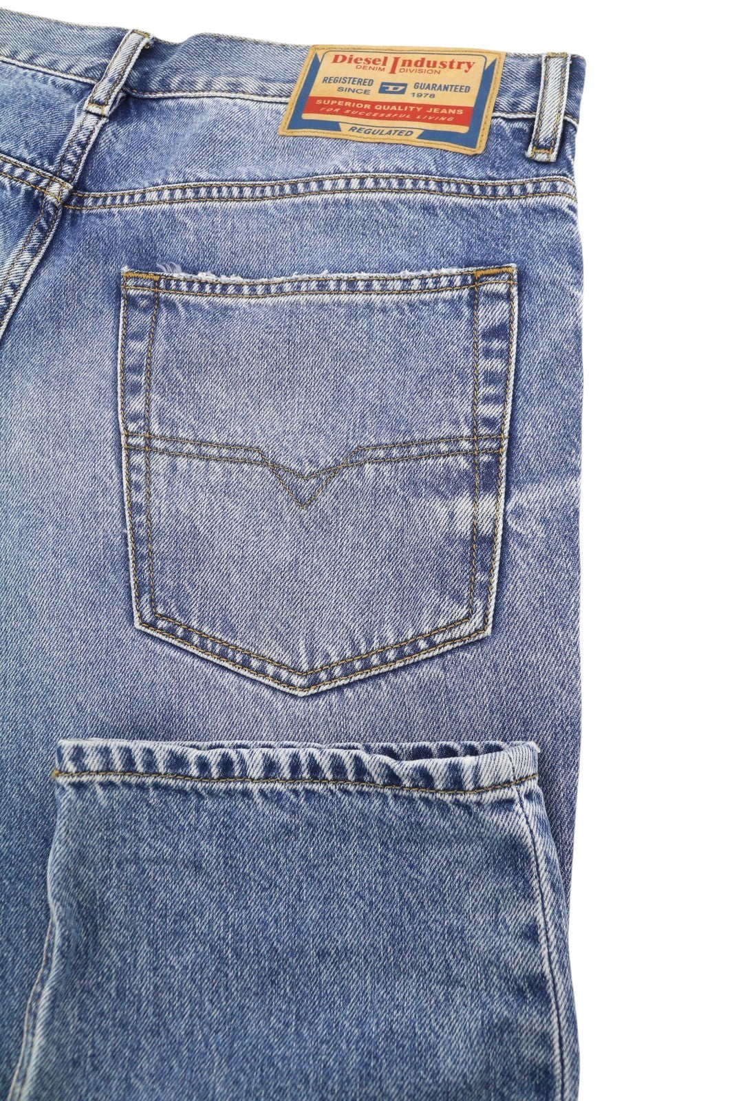 DIESEL 2003 D-Finitive 09H95 Men Jeans W32/L32 Blue Faded Tapered Fit RRP195