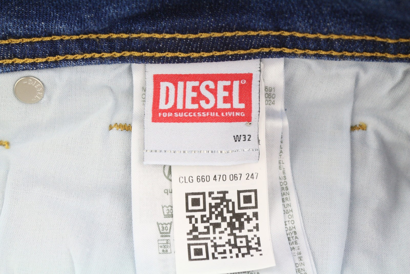 DIESEL 1986 Larkee-Beex 09K04 Men Jeans W32/L34 Blue Faded Regular Tapered Leg