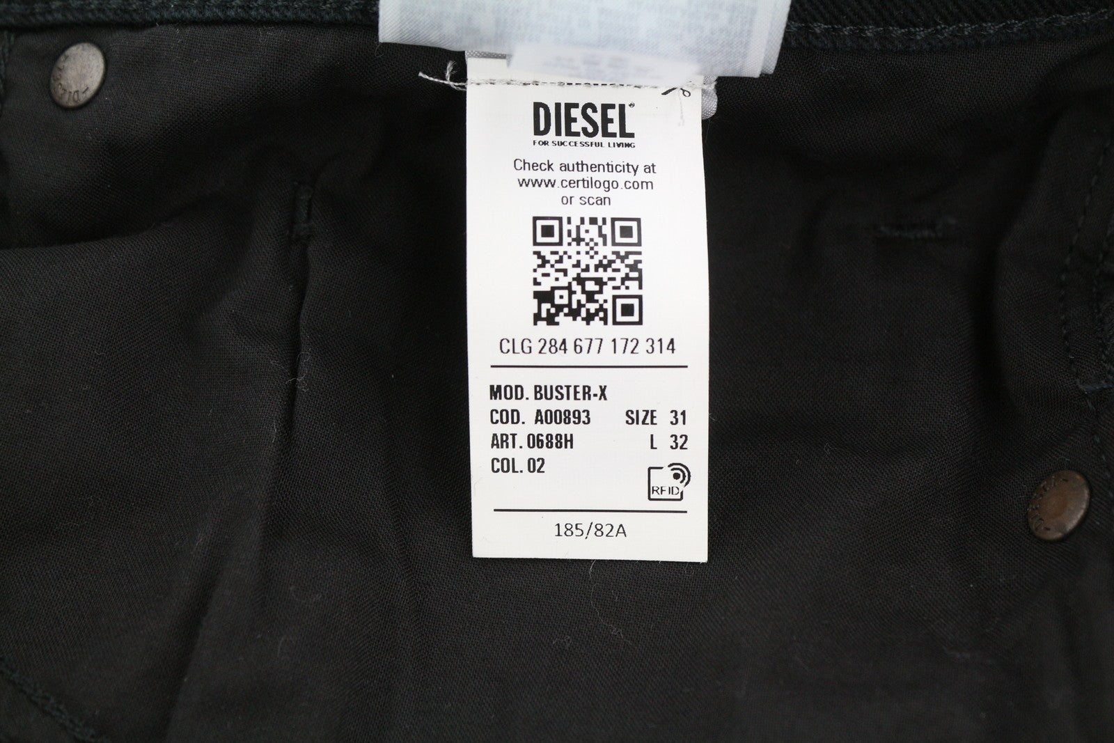 DIESEL Buster 0688H Men Jeans W31/L32 Tapered Fit Buttoned Pockets Denim Black