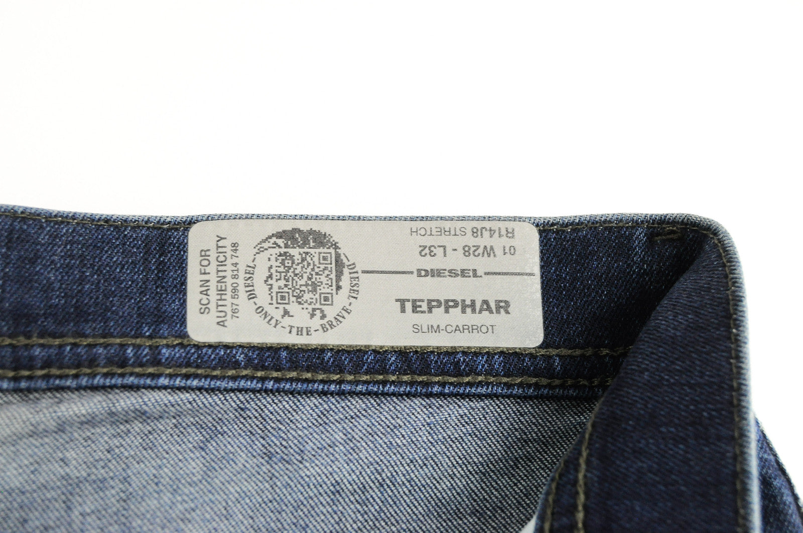 DIESEL Tepphar R14J8 vyriški džinsai W28/L32 Slim morkų mėlynos spalvos plėšyti tamprūs džinsai 