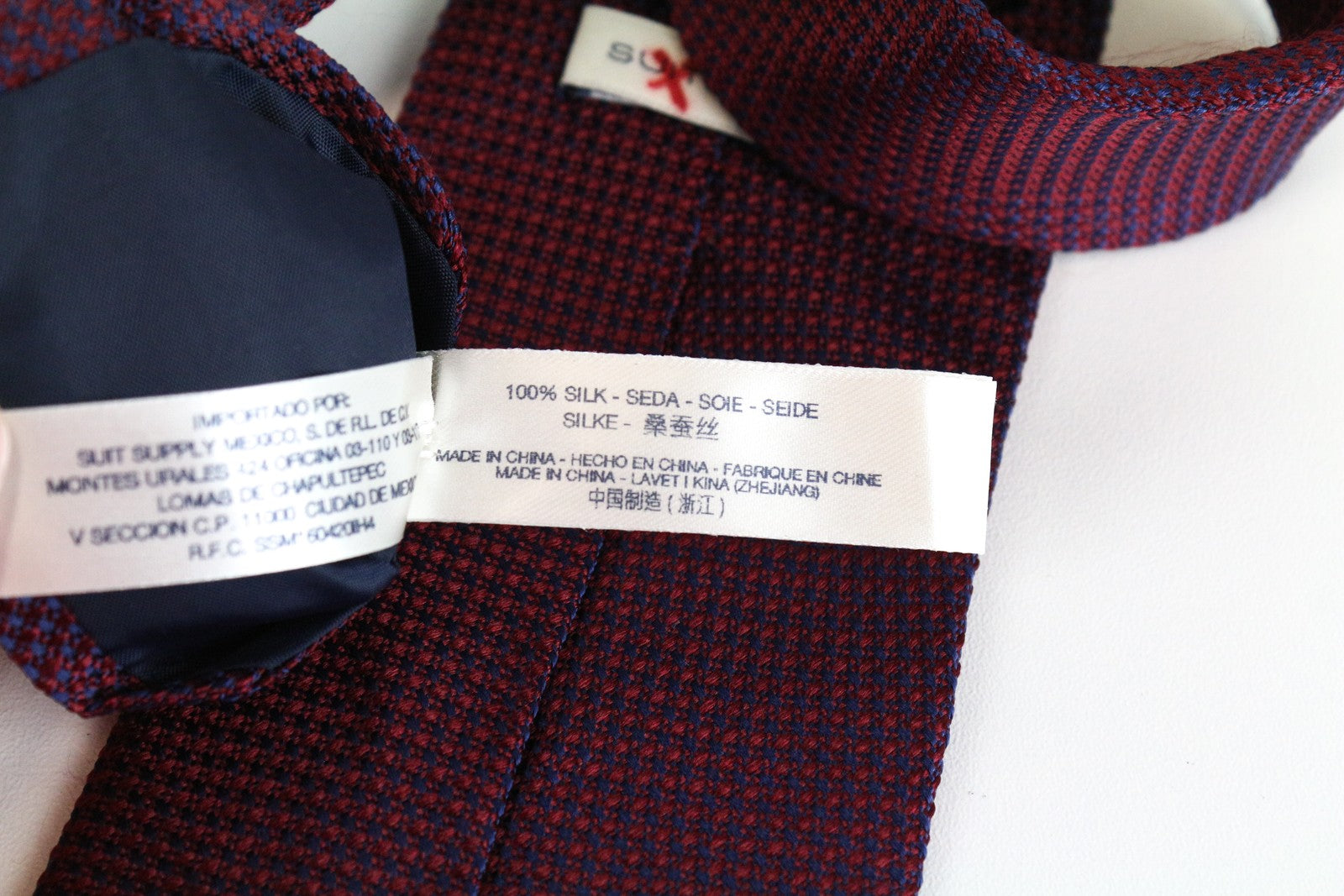 SUITSUPPLY Red Silk Men's Tie 150 x 8 cm Pointed End Classic Look