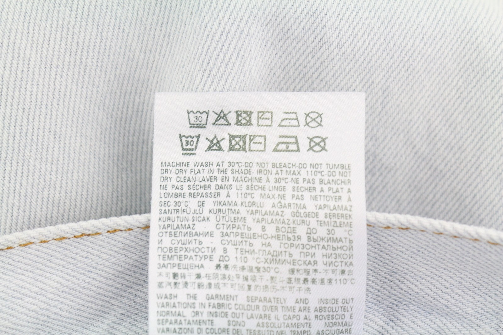 DIESEL 2010 0079Z vyriški džinsai W34/L30 laisvo kirpimo, tiesaus kirpimo, vidutinio juosmens, rekomenduojama kaina – 250 € 