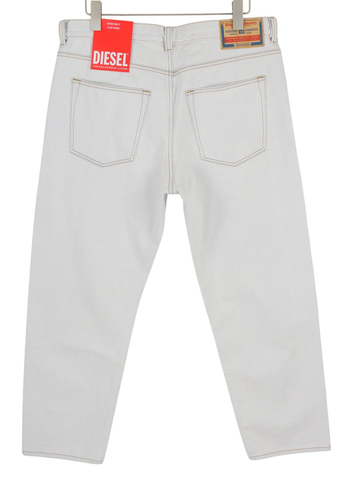 DIESEL 2010 0079Z vyriški džinsai W34/L30 laisvo kirpimo, tiesaus kirpimo, vidutinio juosmens, rekomenduojama kaina – 250 € 