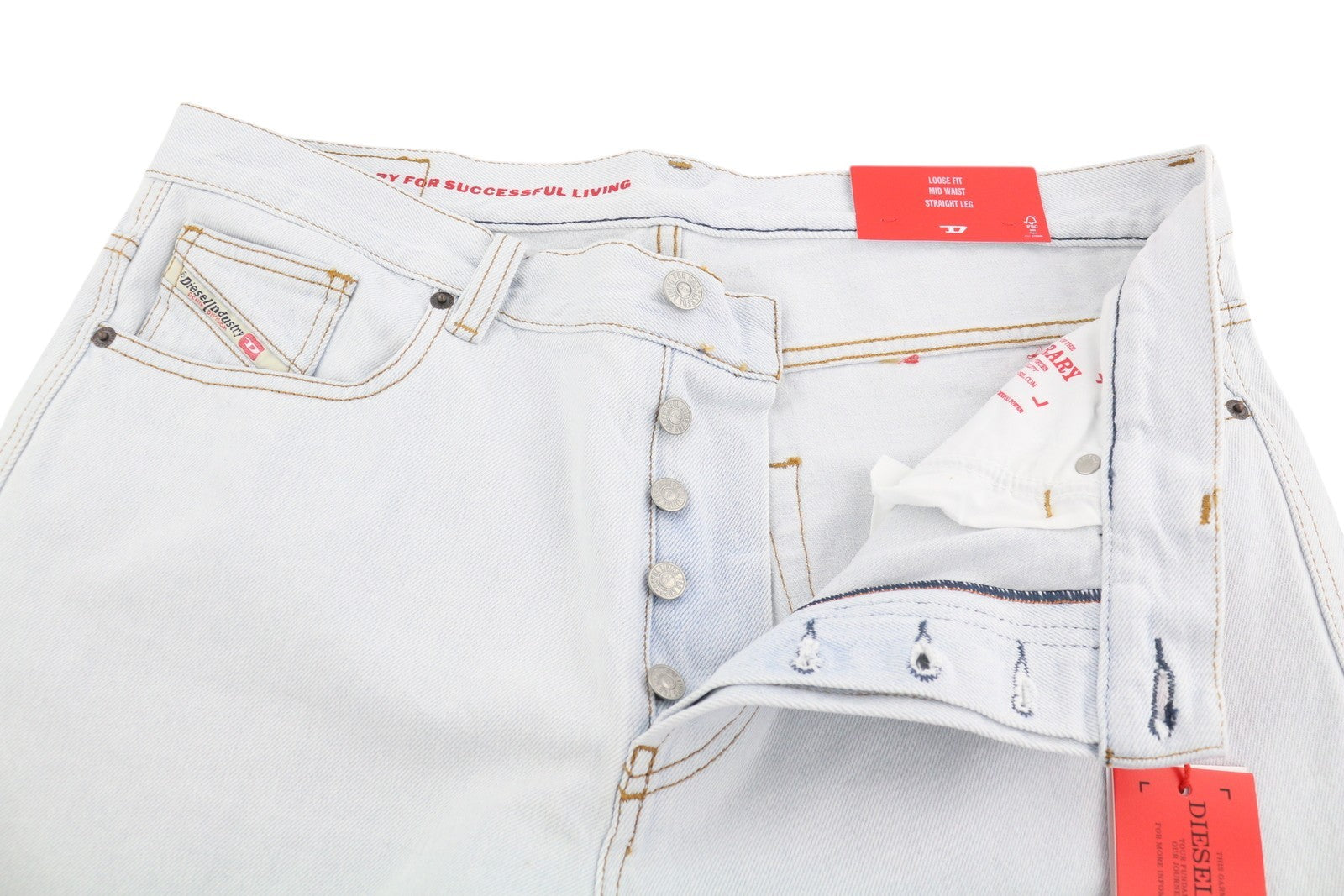 DIESEL 2010 0079Z vyriški džinsai W34/L30 laisvo kirpimo, tiesaus kirpimo, vidutinio juosmens, rekomenduojama kaina – 250 € 