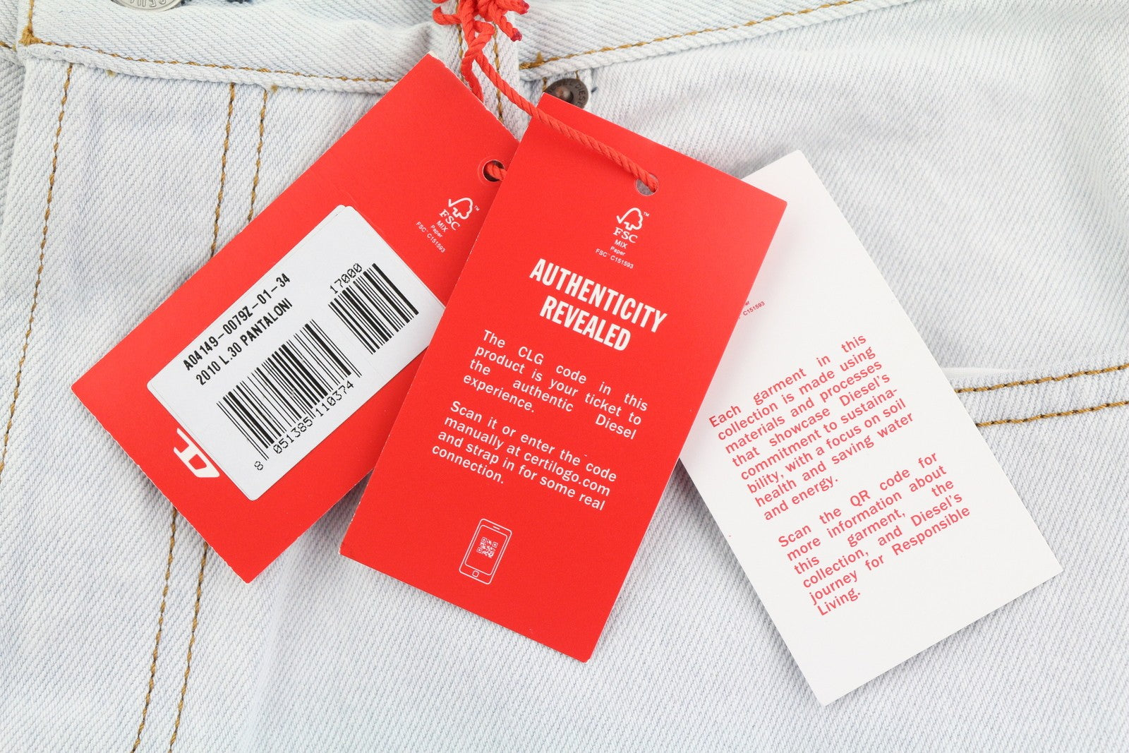 DIESEL 2010 0079Z vyriški džinsai W34/L30 laisvo kirpimo, tiesaus kirpimo, vidutinio juosmens, rekomenduojama kaina – 250 € 