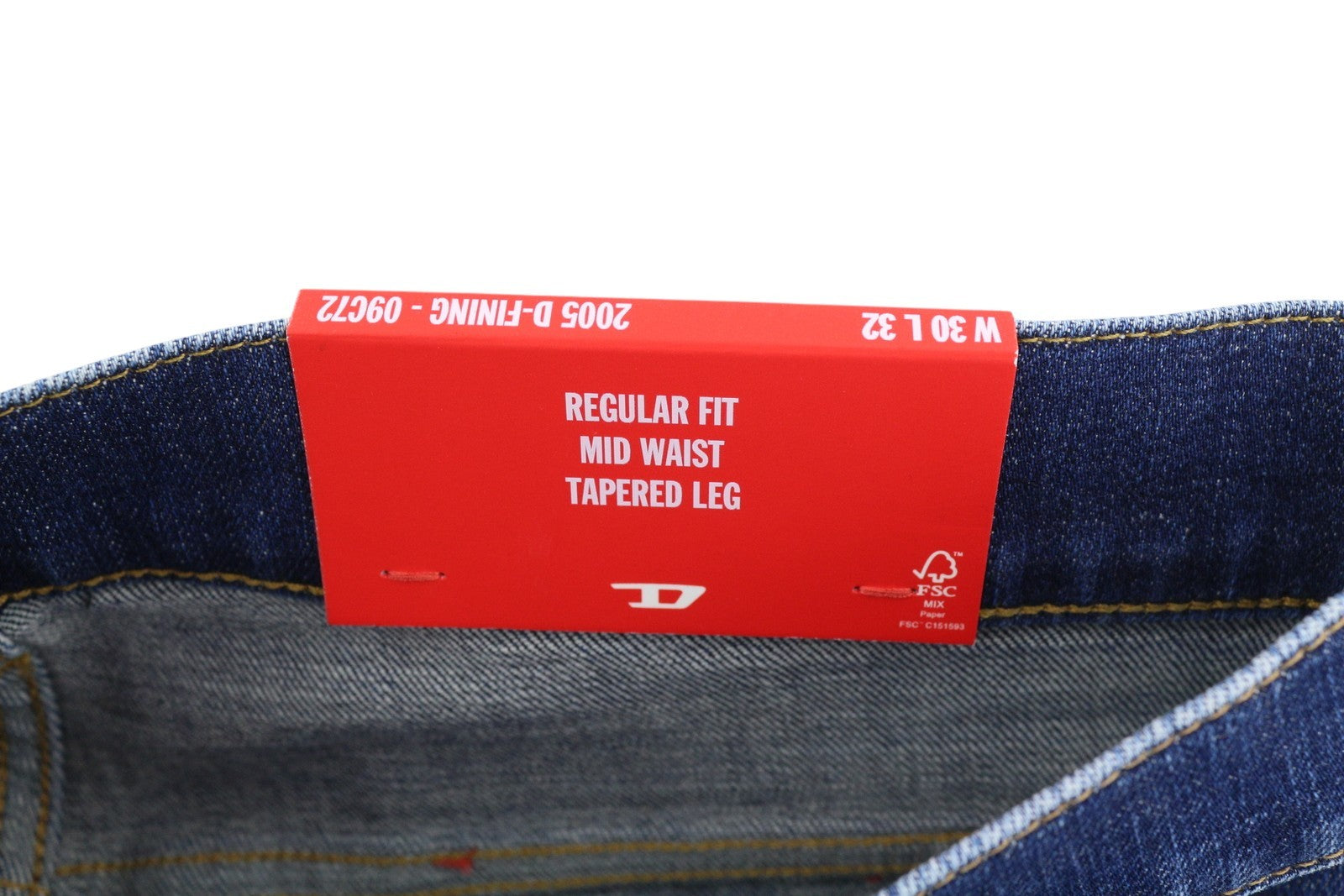 DIESEL 2005 D-Fining 09C72 vyriški džinsai W30/L32 įprasti, siaurėjantys, mėlyni, rekomenduojama kaina – 225 € 